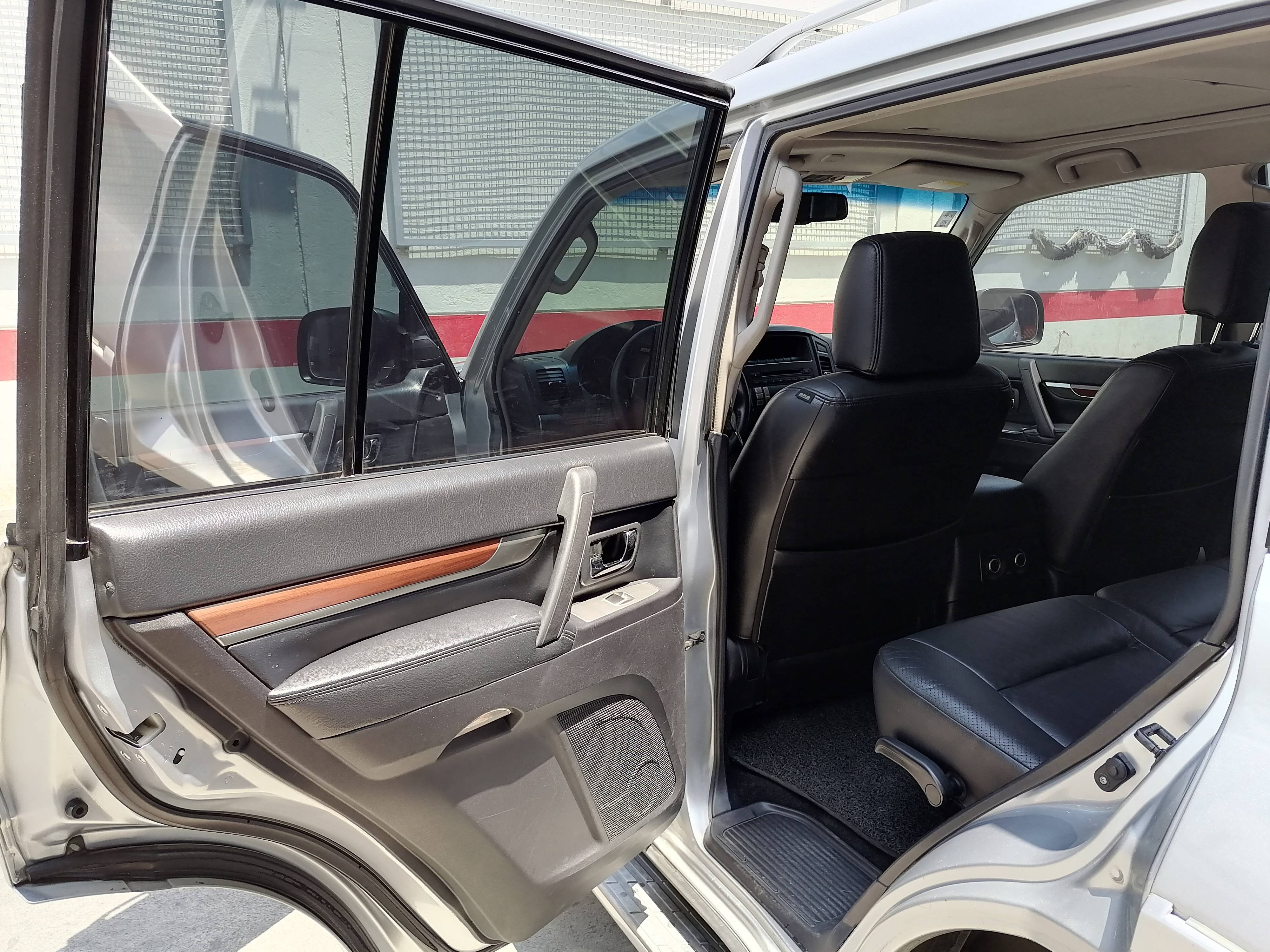 2010 Mitsubishi Pajero 2010 Mitsubishi Pajero