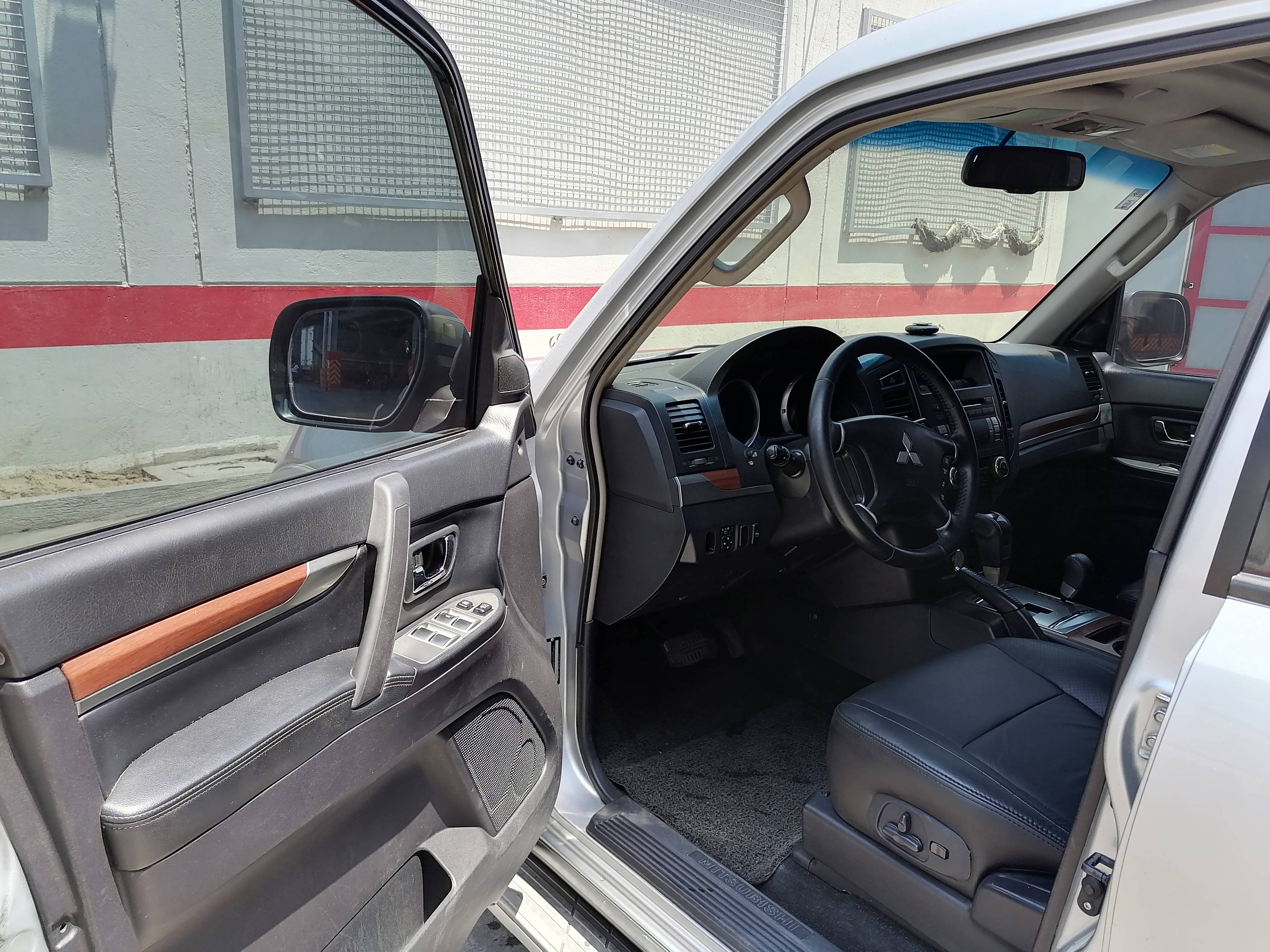 2010 Mitsubishi Pajero 2010 Mitsubishi Pajero