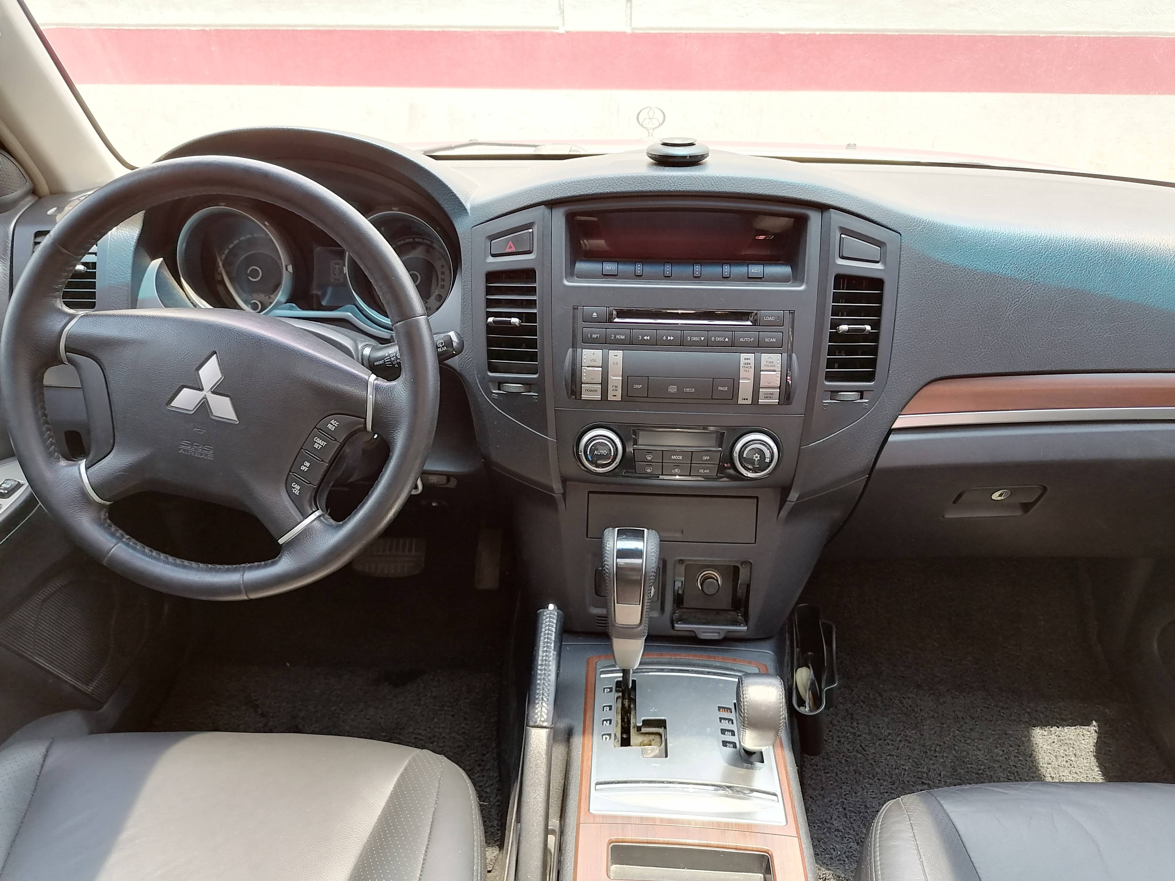2010 Mitsubishi Pajero 2010 Mitsubishi Pajero