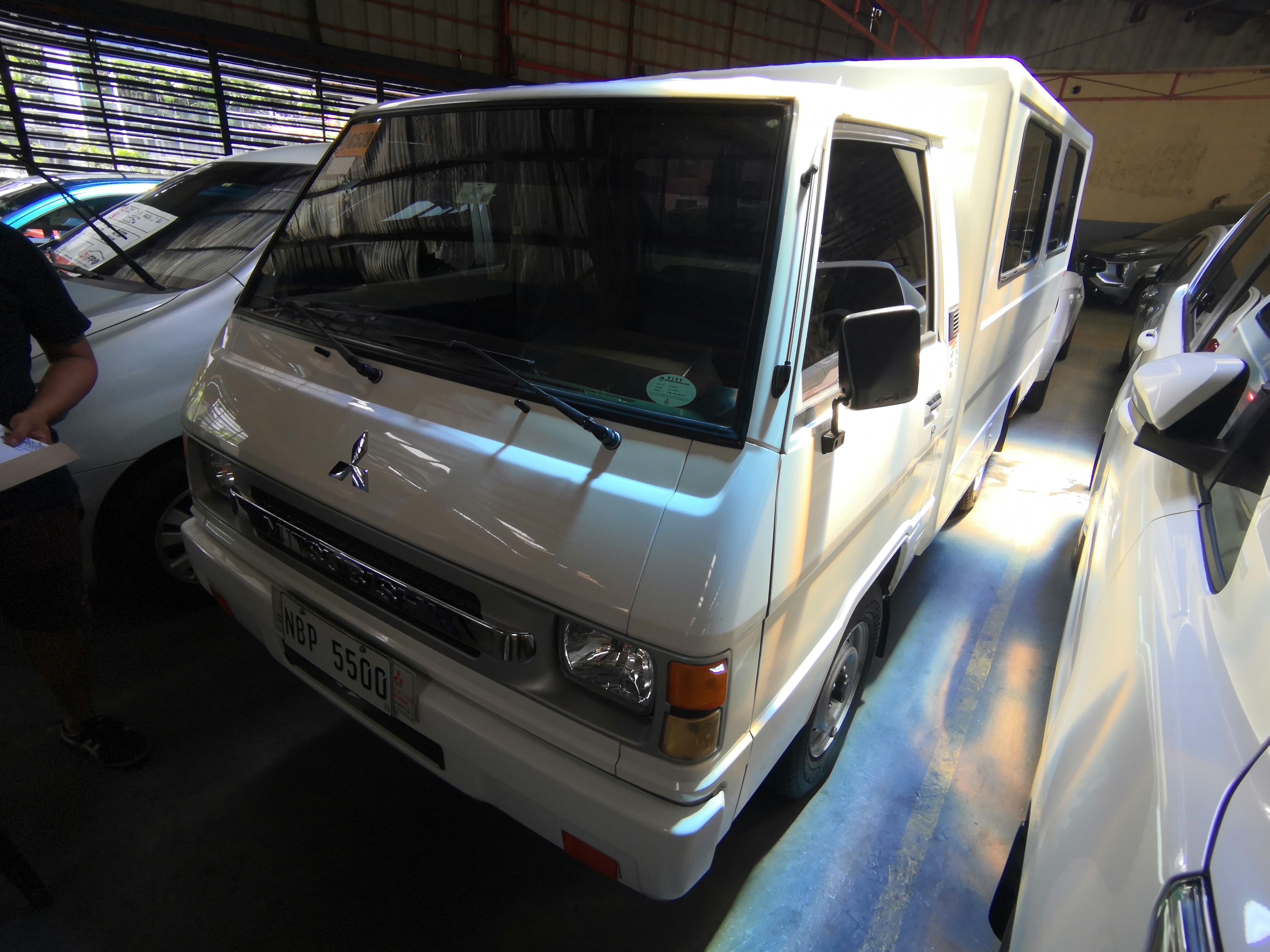 2018 Mitsubishi L300 2018 Mitsubishi L300