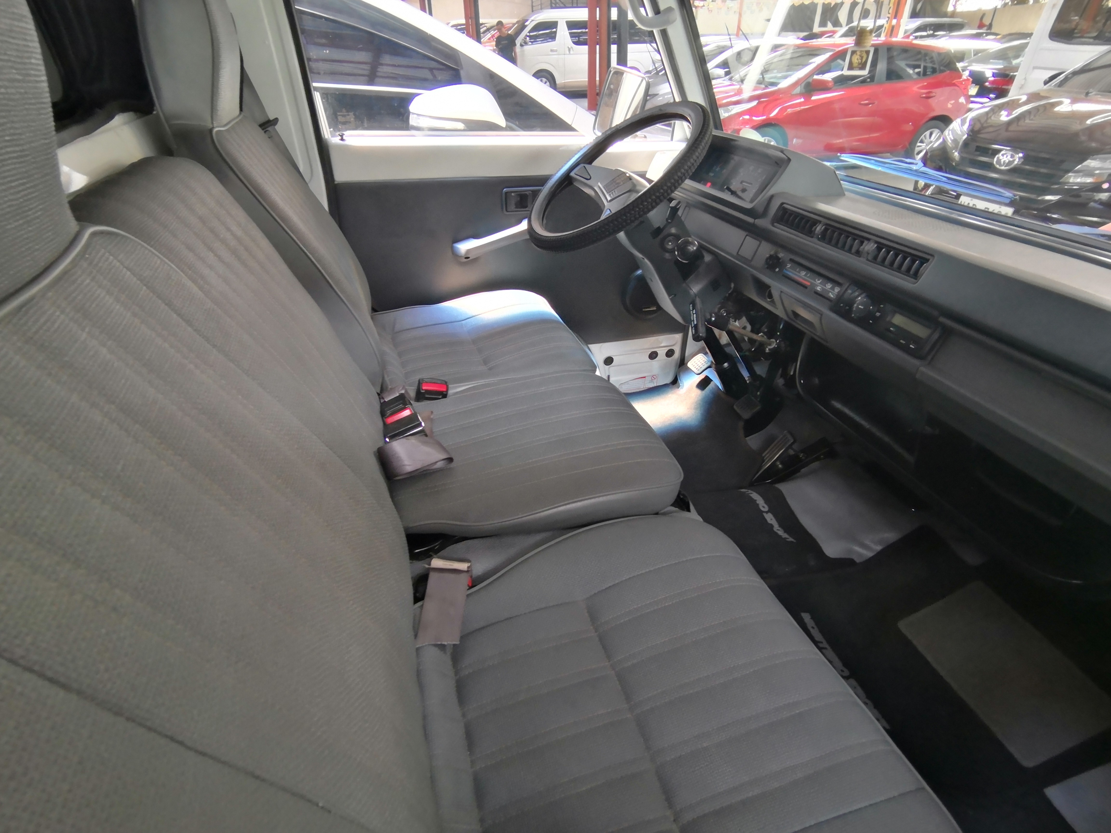 2018 Mitsubishi L300 2018 Mitsubishi L300