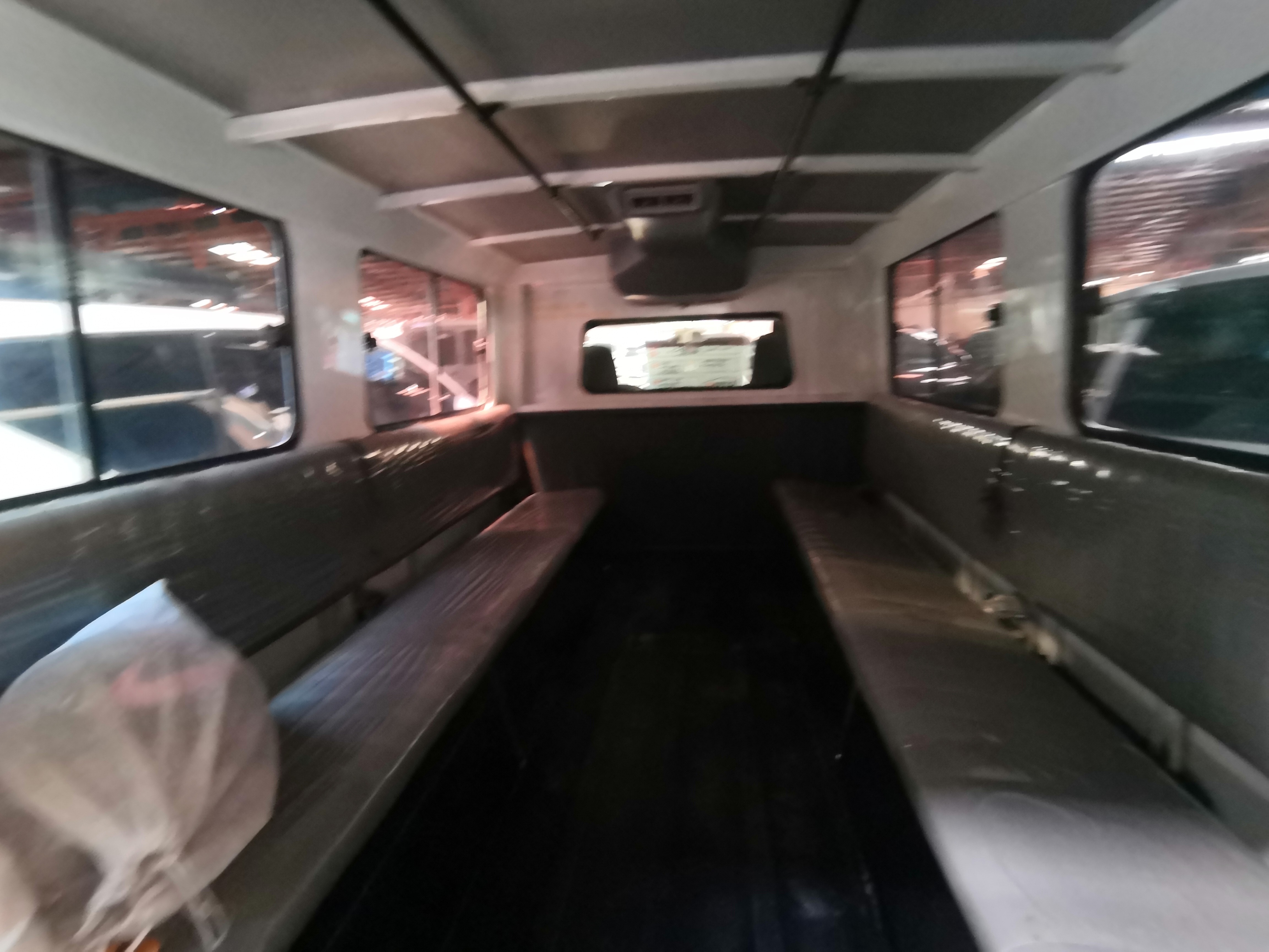 2018 Mitsubishi L300 2018 Mitsubishi L300