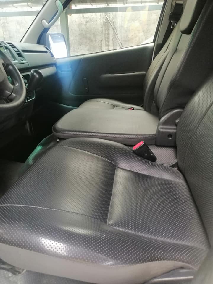 Old 2015 Toyota Hiace 2.5L Commuter MT