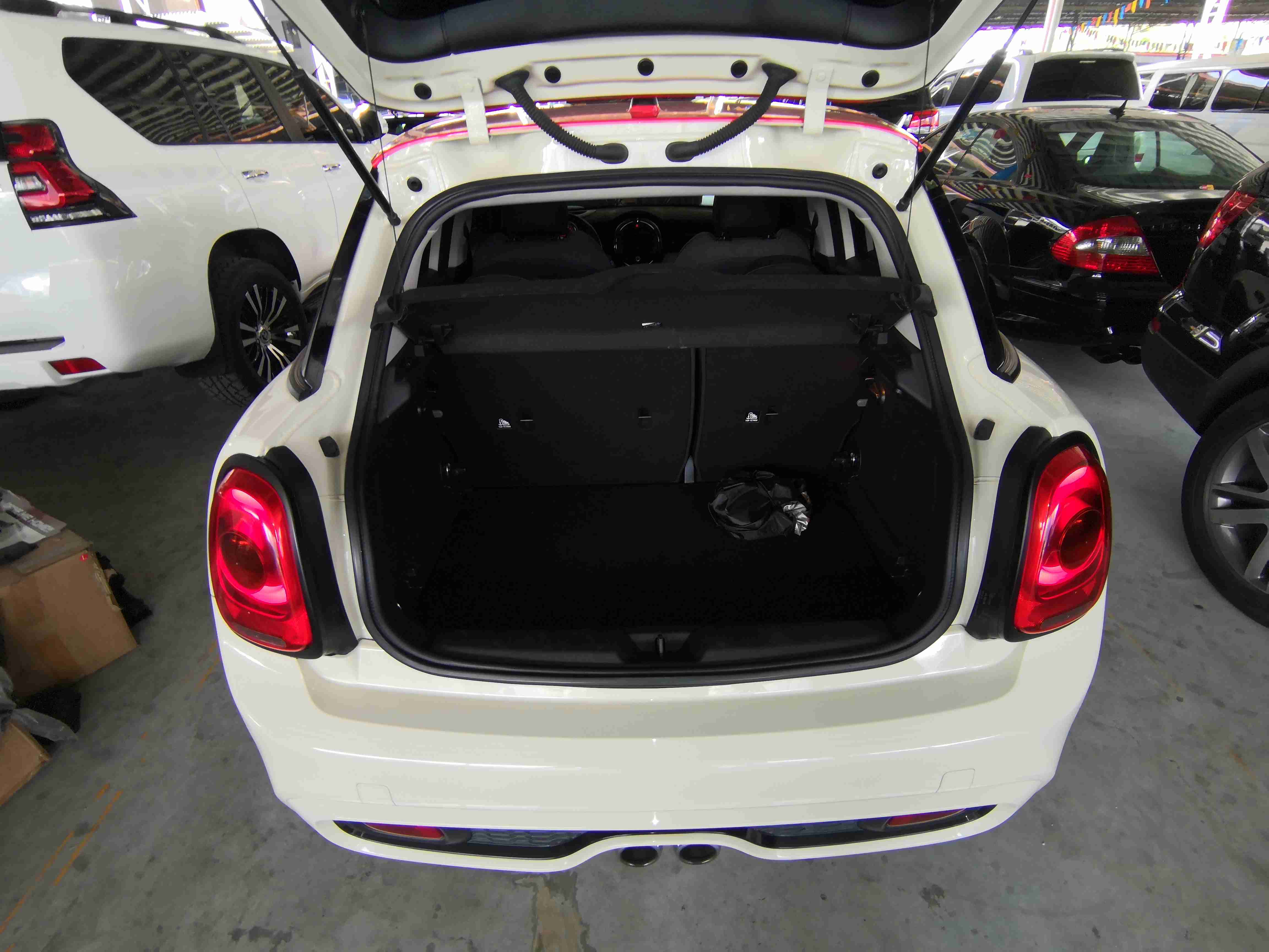 2016 MINI Cooper 2016 MINI Cooper