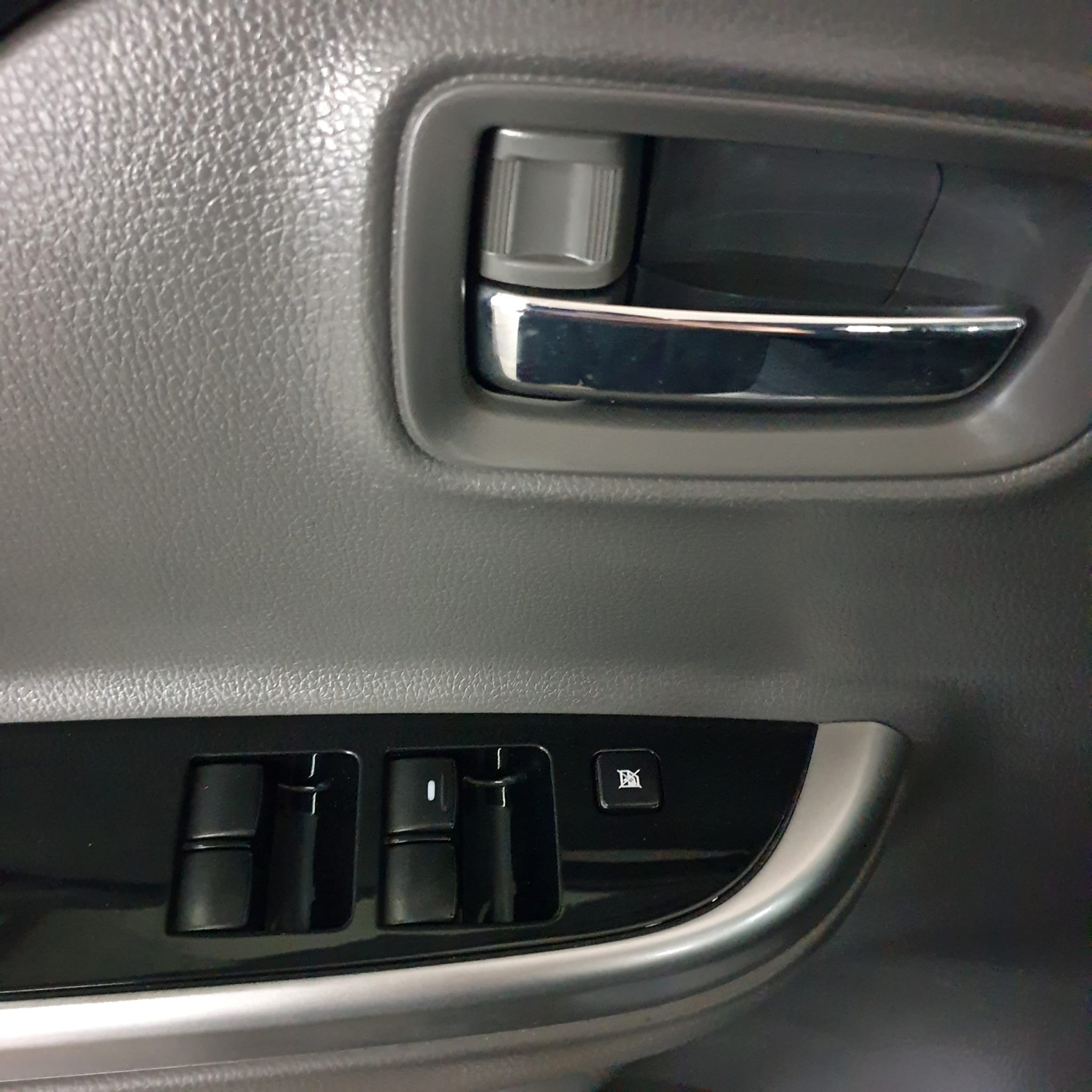 2018 Mitsubishi Strada 2018 Mitsubishi Strada