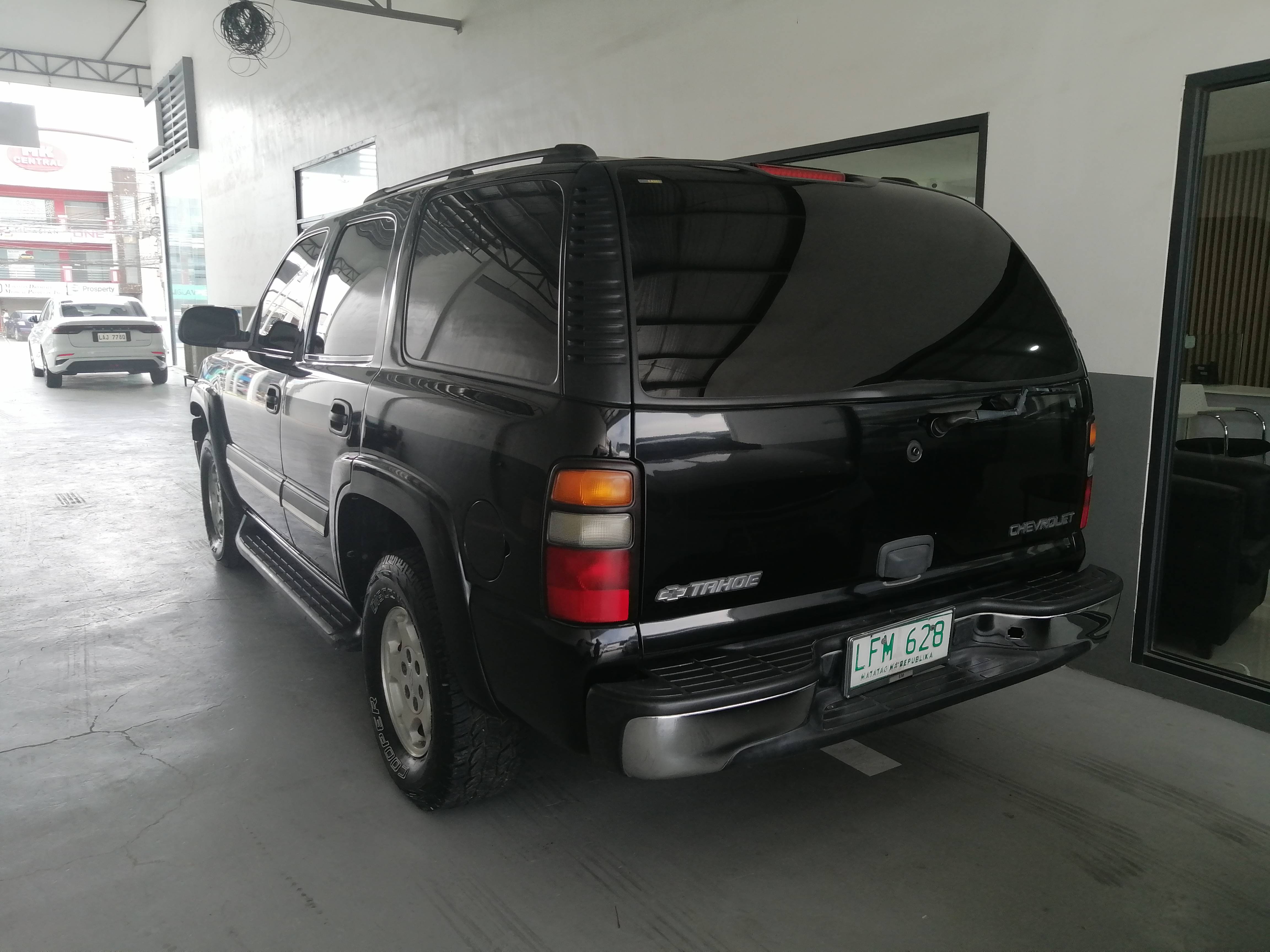 Old 2005 Chevrolet Tahoe 5.3 AT