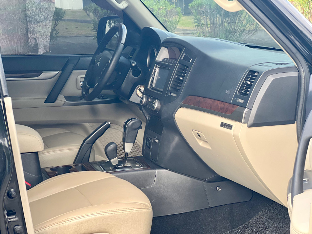 2013 Mitsubishi Pajero 2013 Mitsubishi Pajero