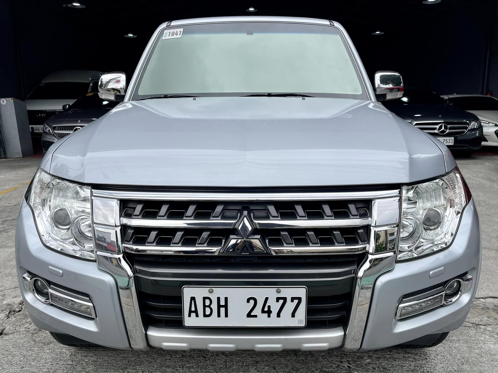 Second Hand 2015 Mitsubishi Pajero Second Hand 2015 Mitsubishi Pajero