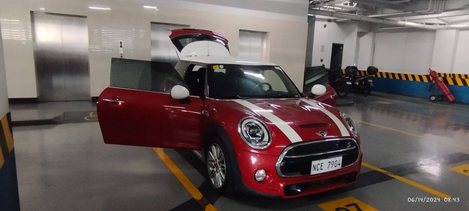 2015 MINI 5 Door 2015 MINI 5 Door