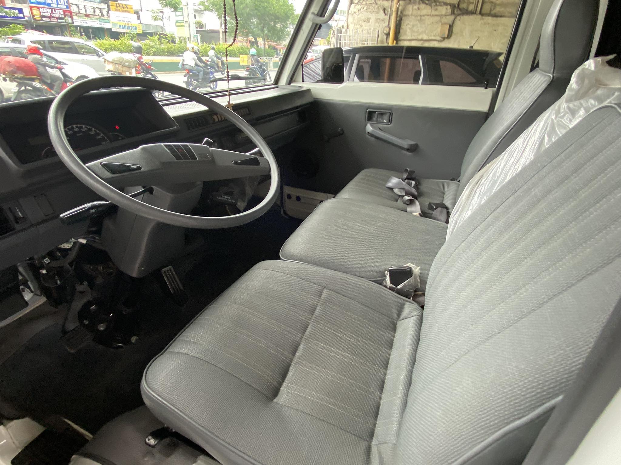 2020 Mitsubishi L300 2020 Mitsubishi L300