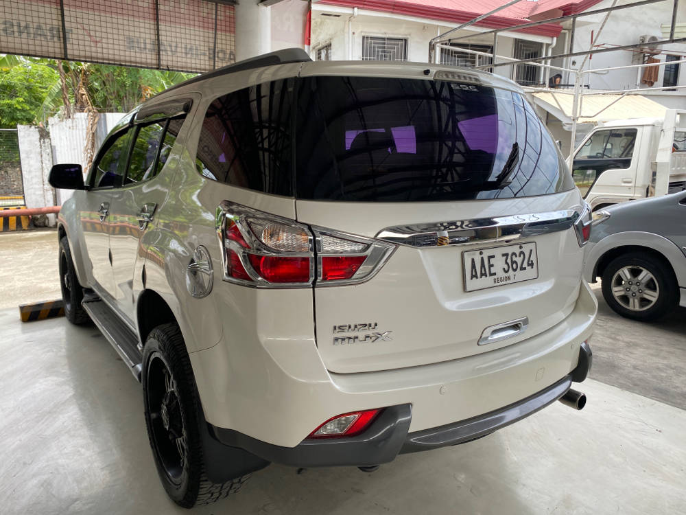 Old 2015 Isuzu mu-X LS-A RWD AT