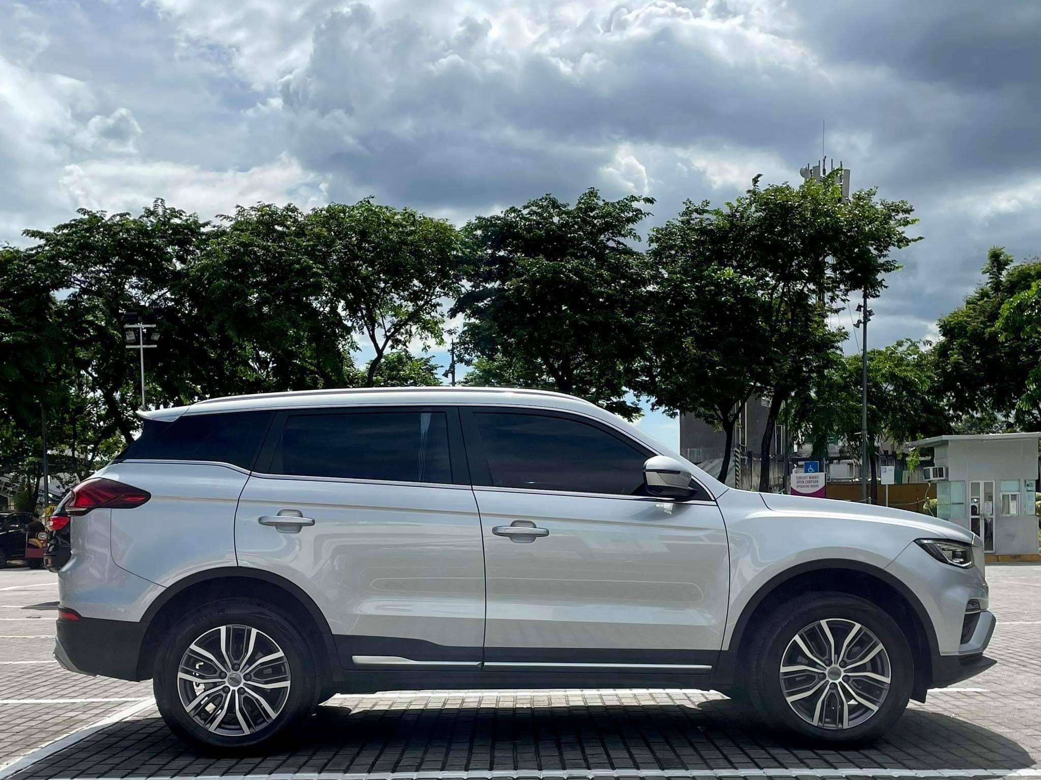 Old 2020 Geely Azkarra Premium