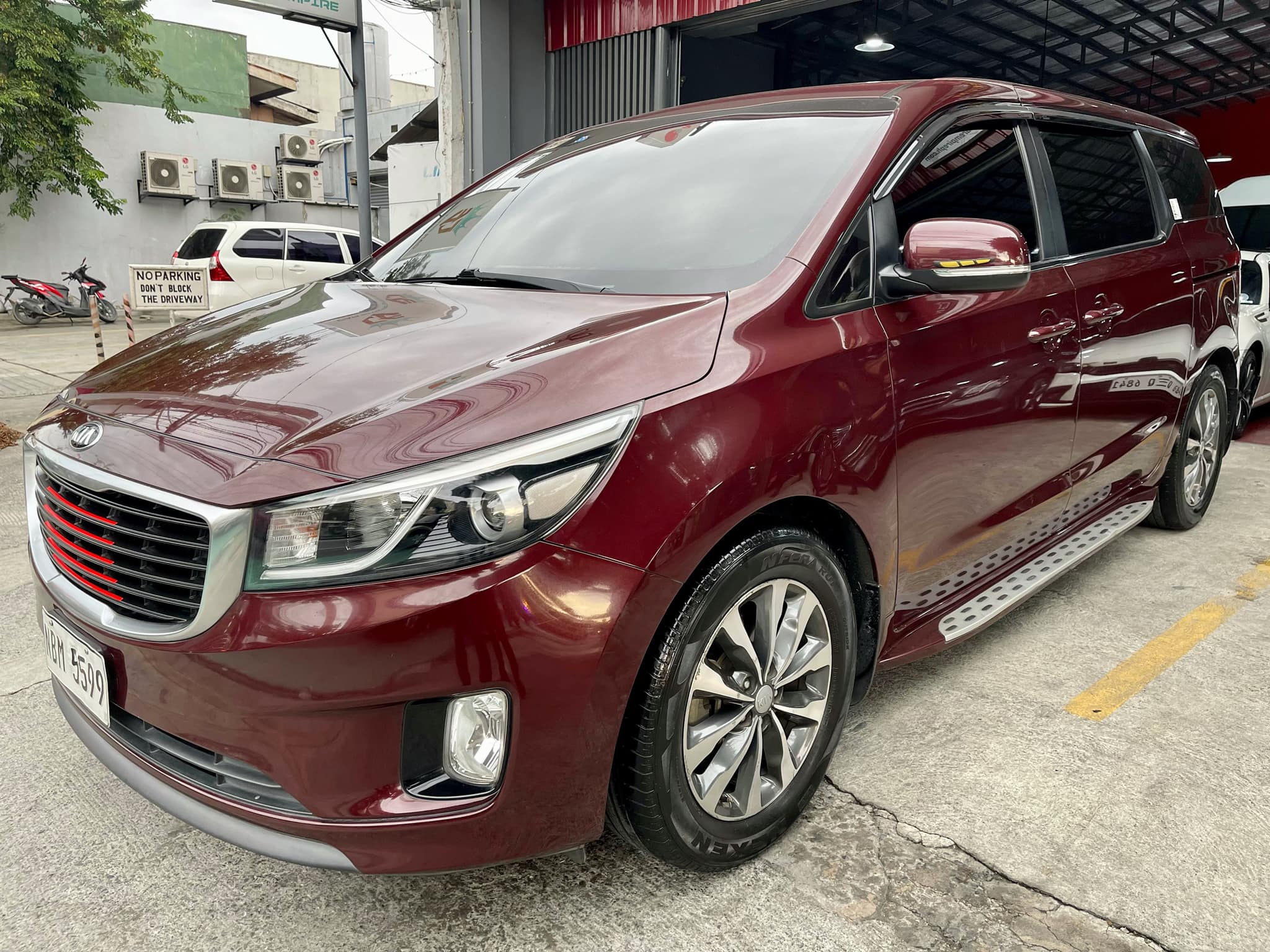 Second hand 2018 Kia Grand Carnival 2.2 EX AT (7-Seater)