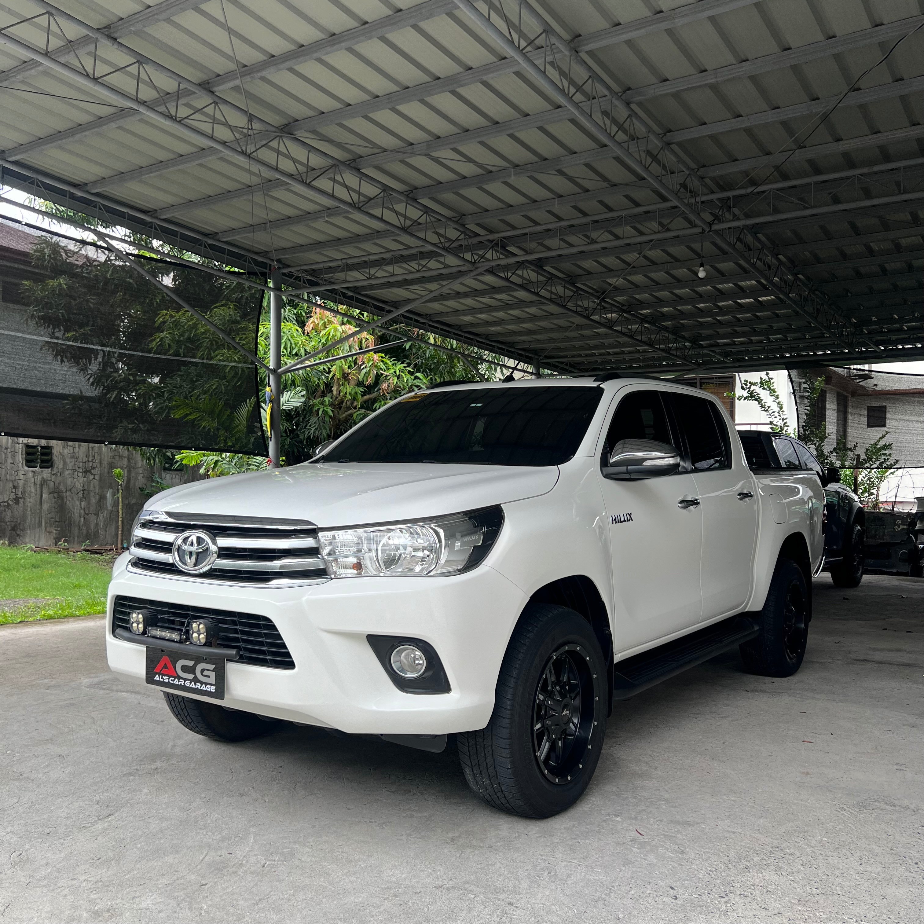 Second Hand 2016 Toyota Hilux Second Hand 2016 Toyota Hilux