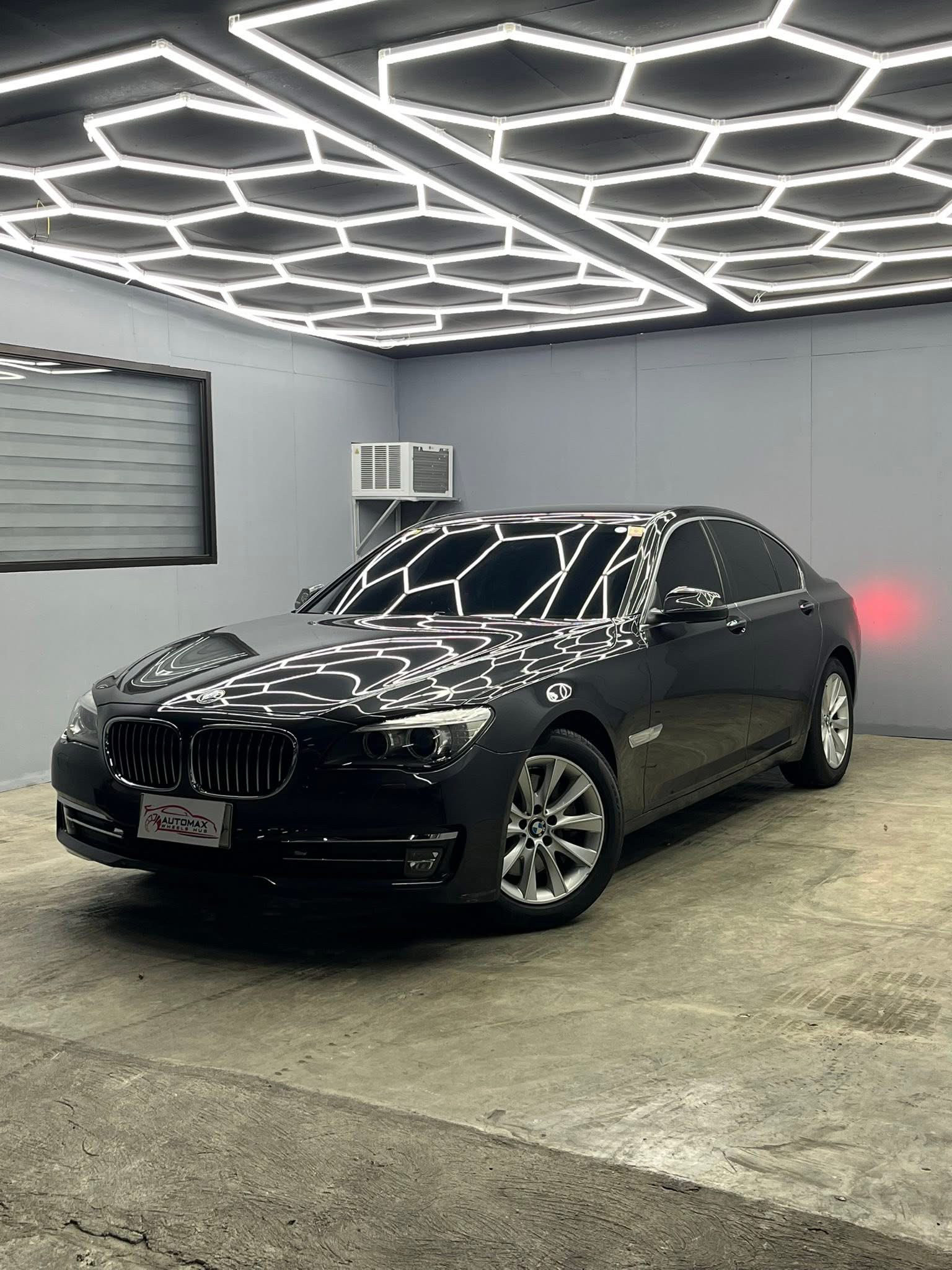 Second Hand 2014 BMW 7 Series Sedan Second Hand 2014 BMW 7 Series Sedan
