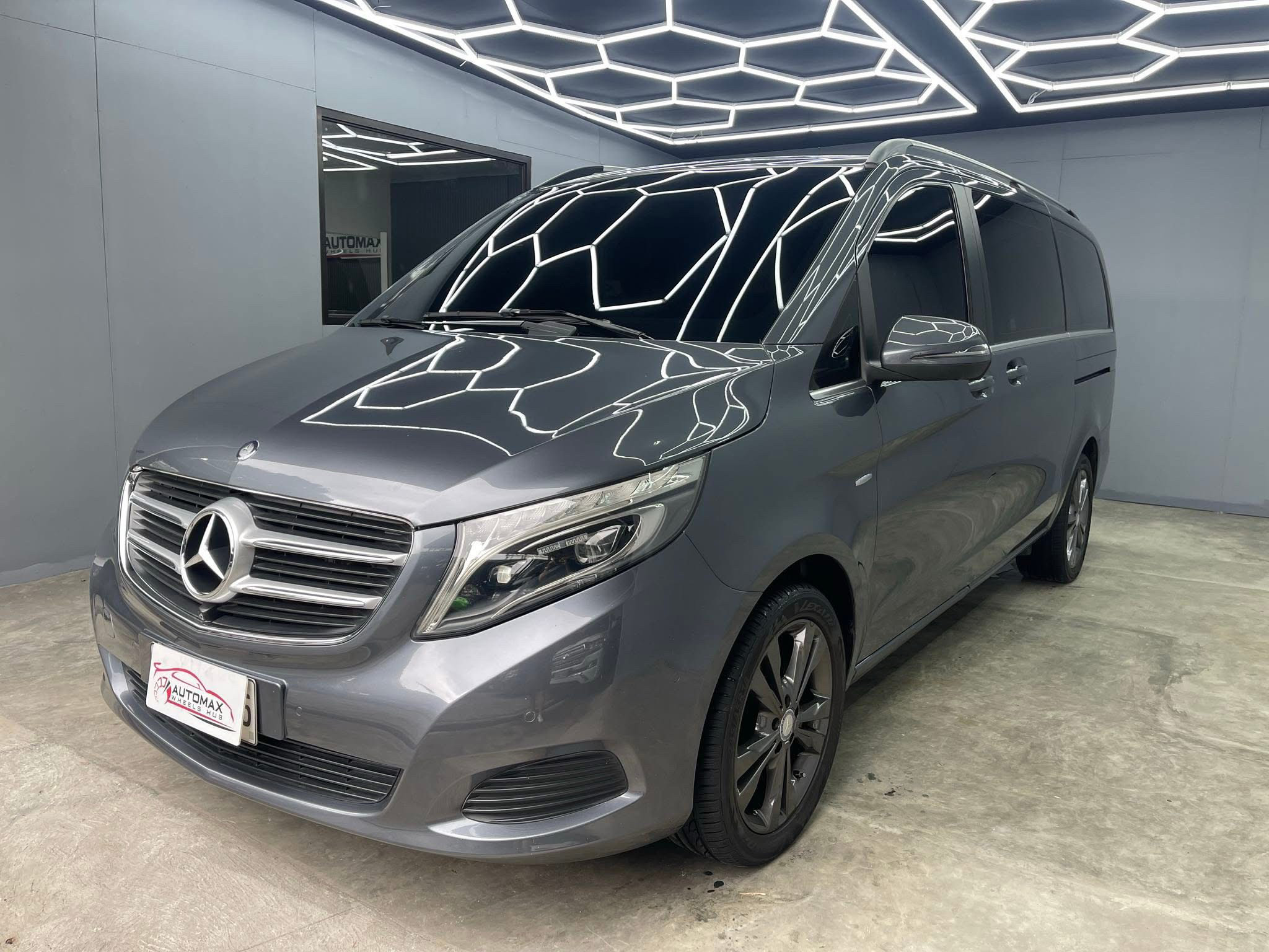 Second Hand 2017 Mercedes-Benz V-Class Second Hand 2017 Mercedes-Benz V-Class