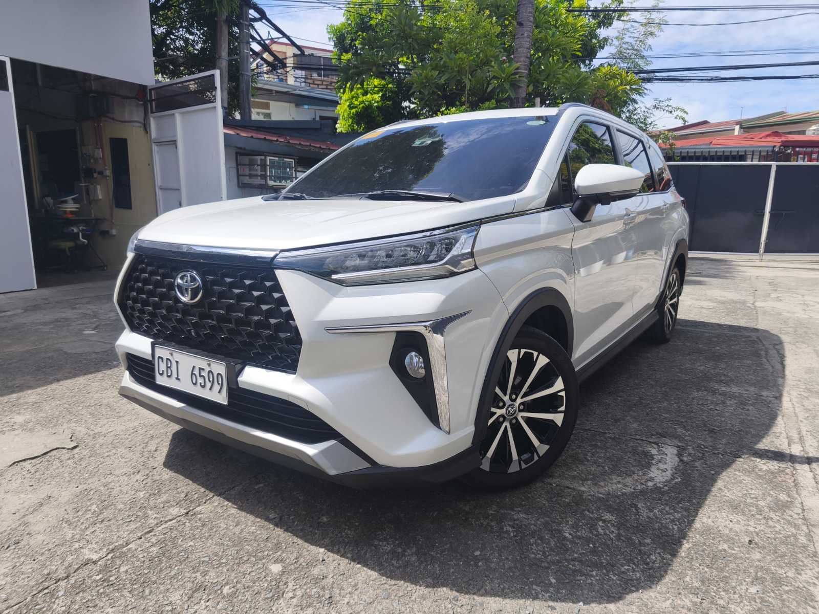 Second Hand 2023 Toyota Veloz Second Hand 2023 Toyota Veloz