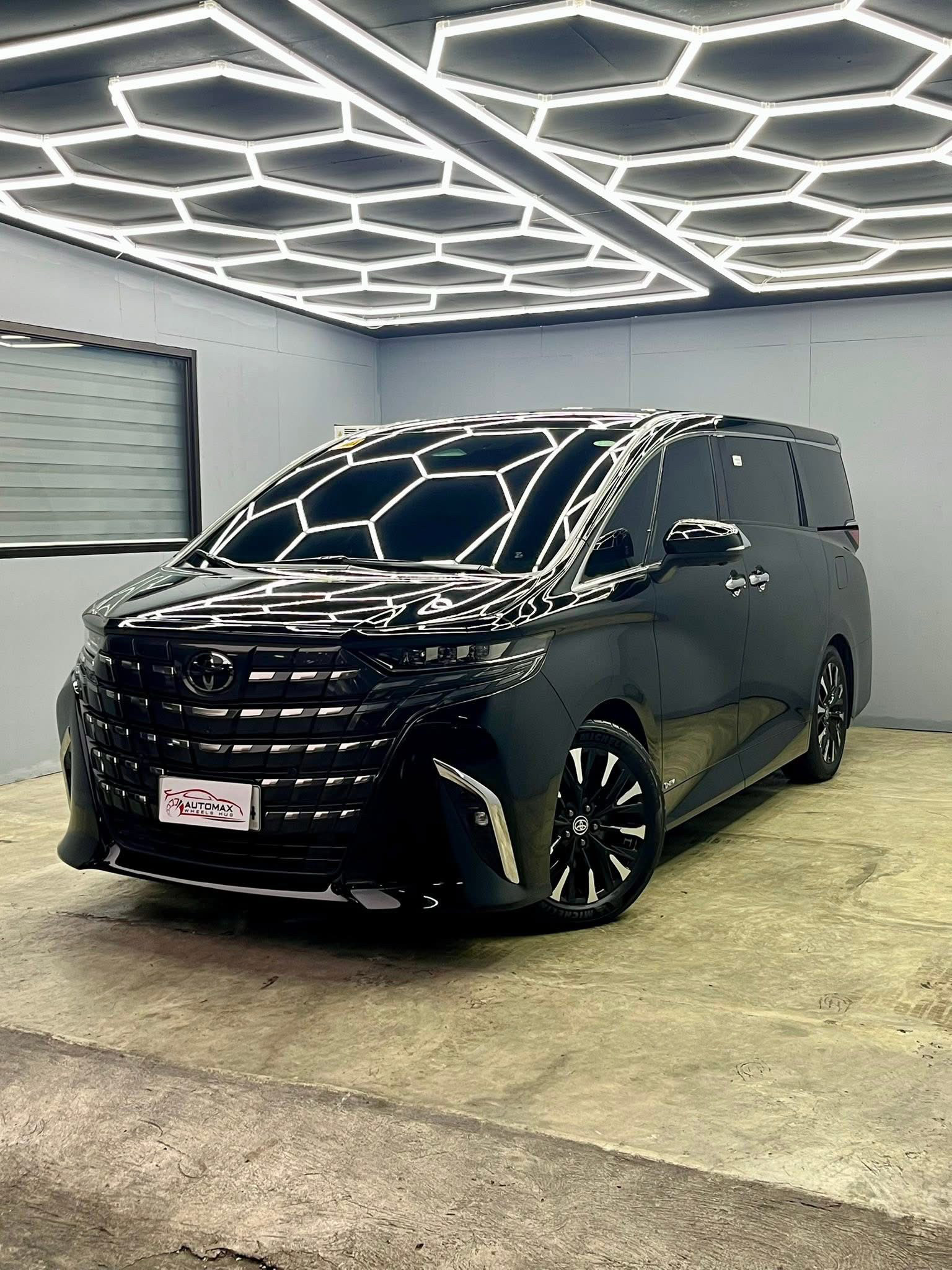 Second Hand 2025 Toyota Alphard Second Hand 2025 Toyota Alphard