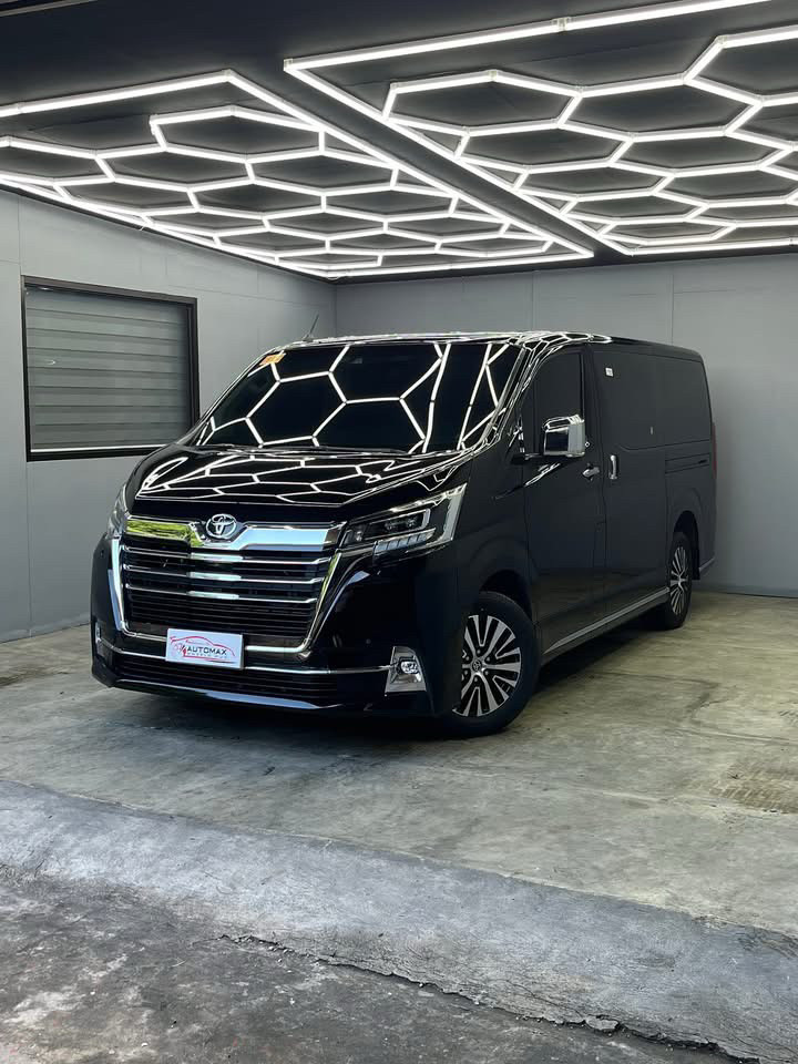 Second Hand 2023 Toyota Hiace Second Hand 2023 Toyota Hiace