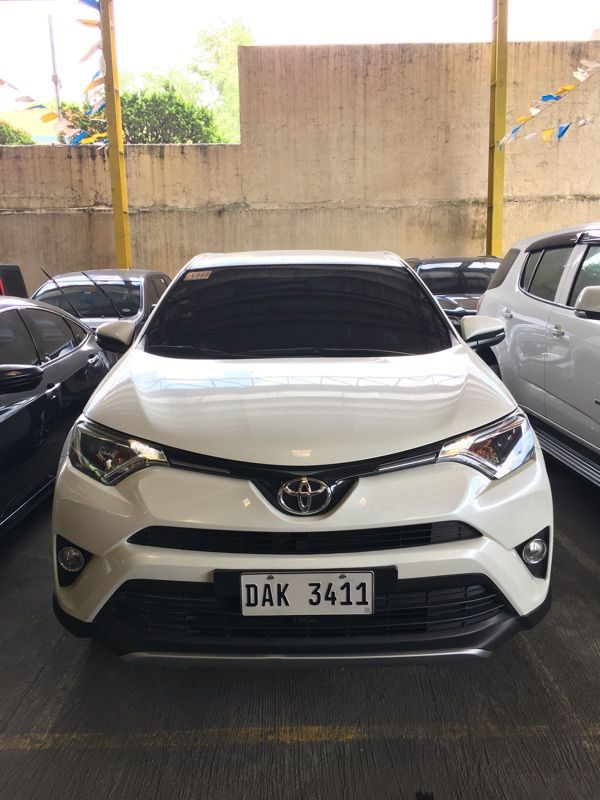 Used 2018 Toyota RAV4 2.5 Premium 4x2 AT