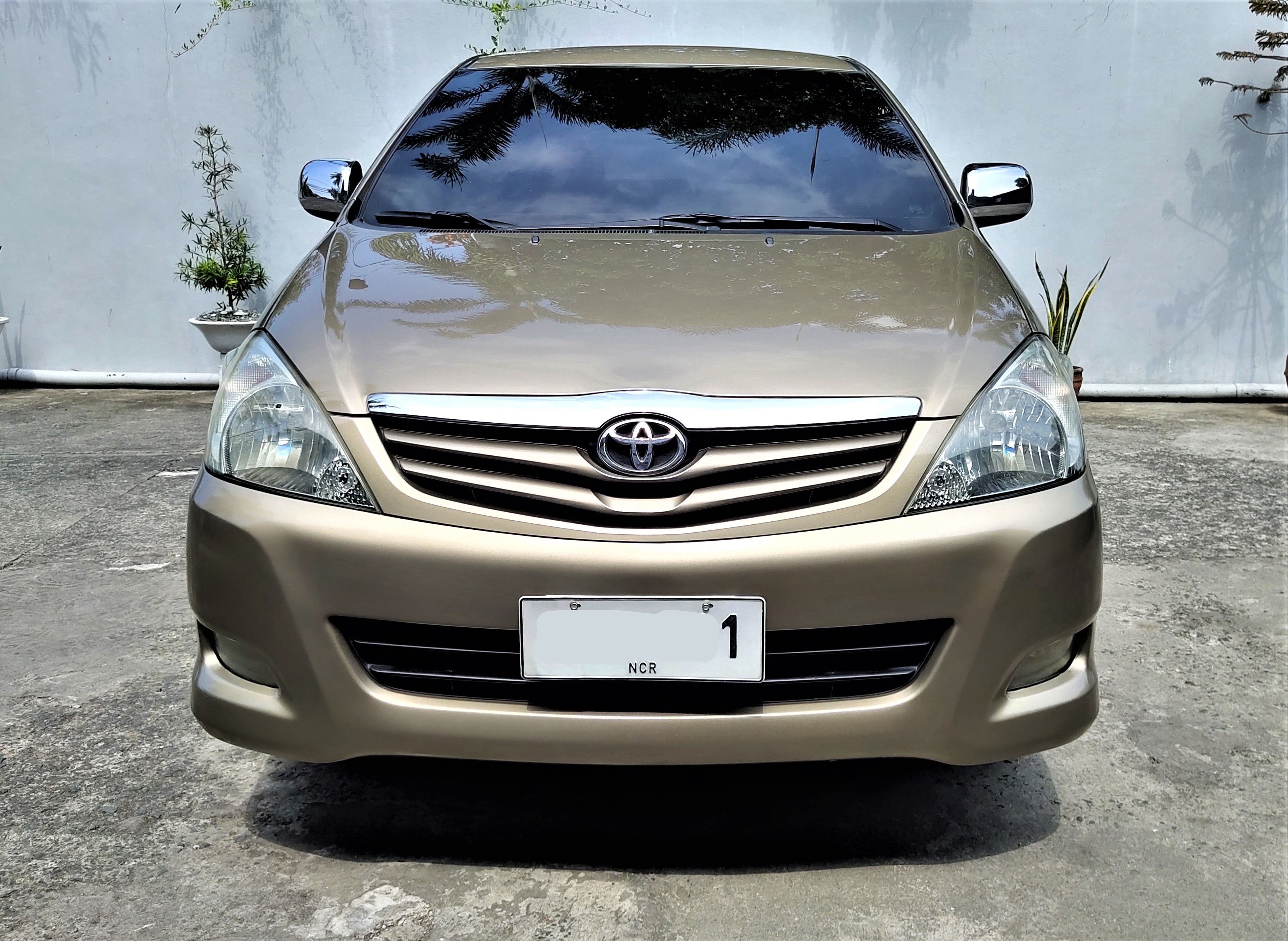 2010 Toyota Innova 2010 Toyota Innova