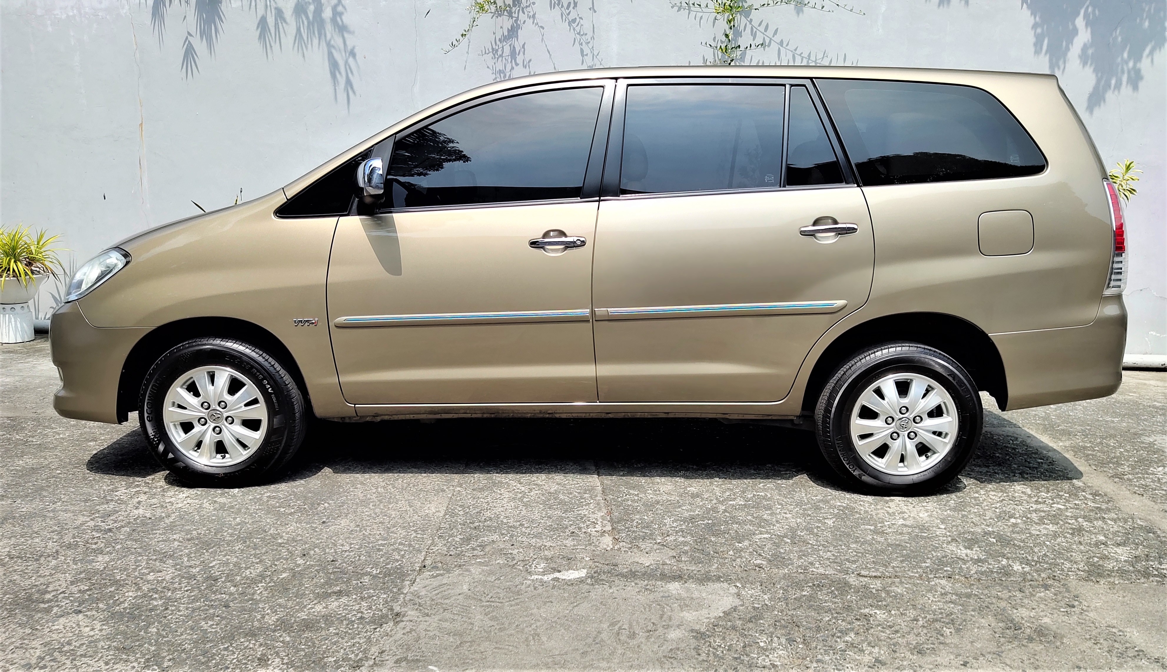 2010 Toyota Innova 2010 Toyota Innova
