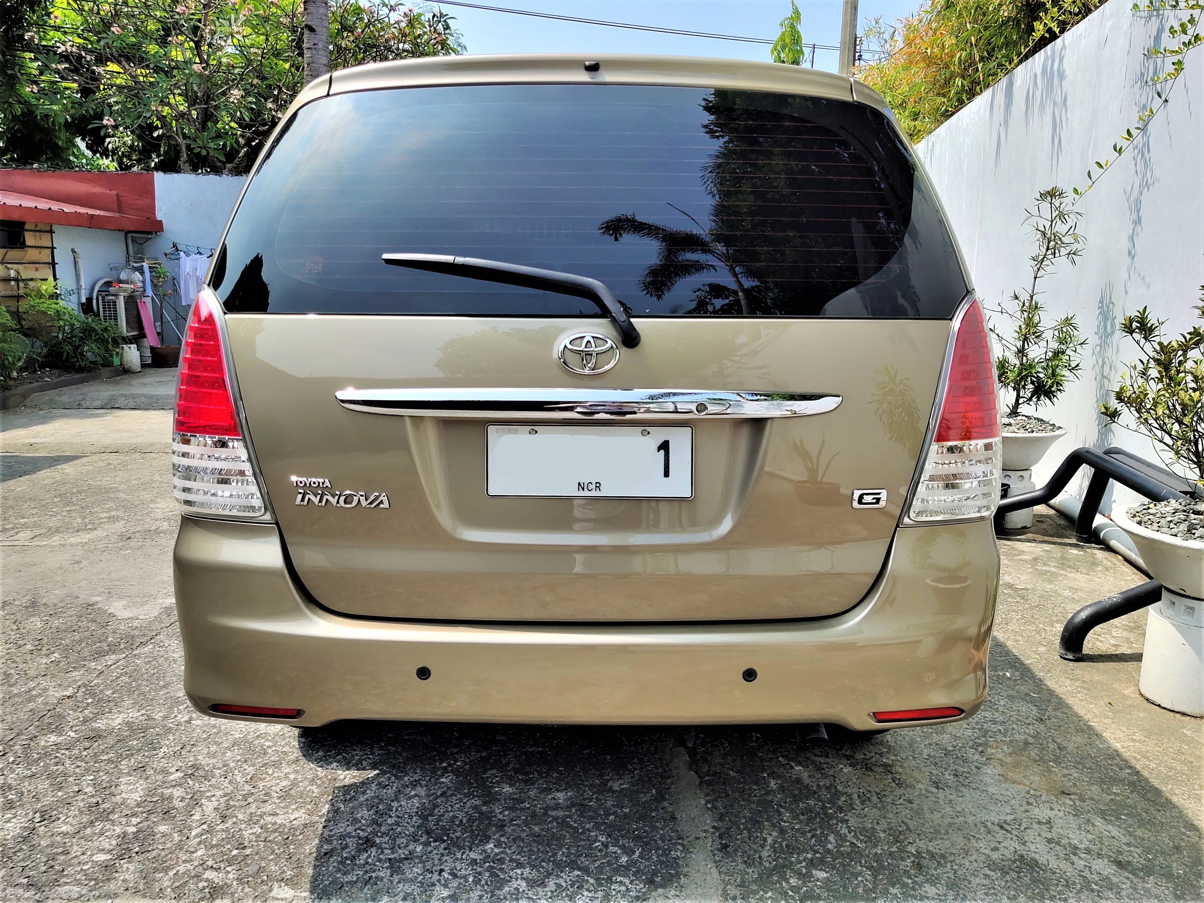 2010 Toyota Innova 2010 Toyota Innova
