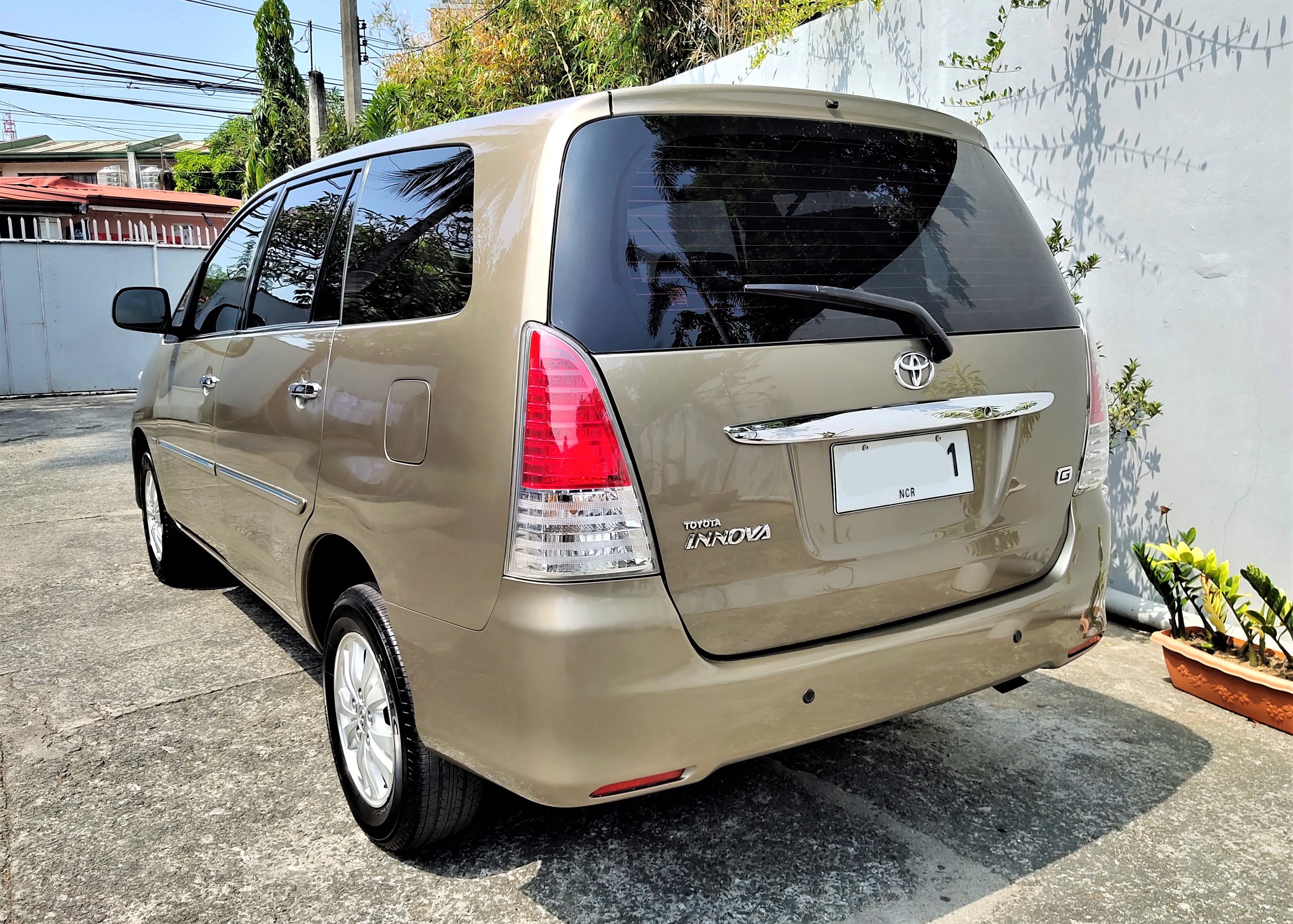 2010 Toyota Innova 2010 Toyota Innova