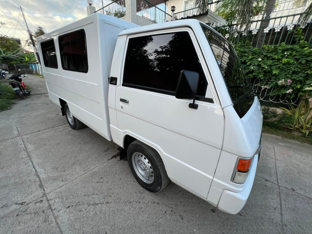 2017 Mitsubishi L300 2017 Mitsubishi L300