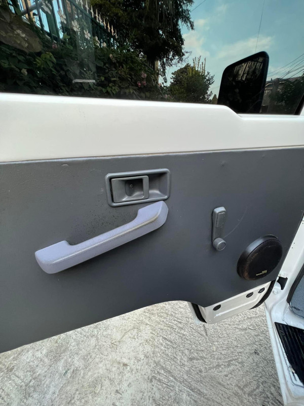 2017 Mitsubishi L300 2017 Mitsubishi L300