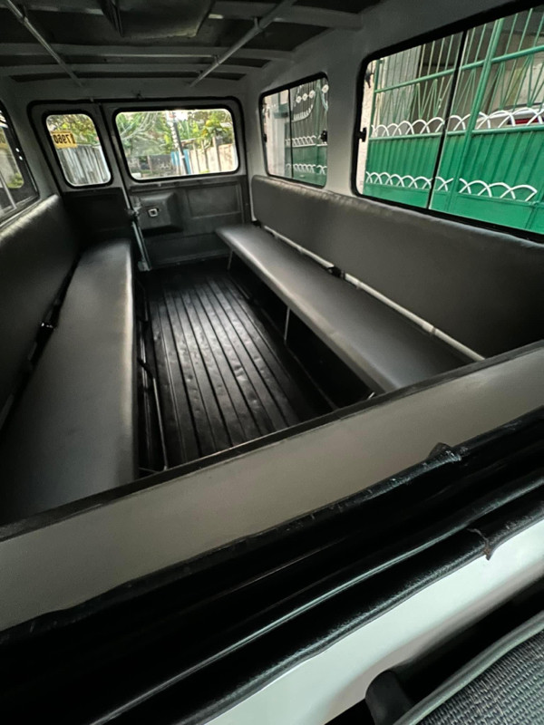 2017 Mitsubishi L300 2017 Mitsubishi L300