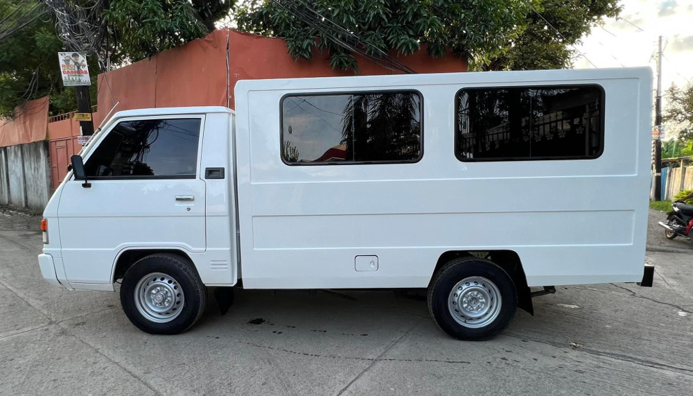 2017 Mitsubishi L300 2017 Mitsubishi L300