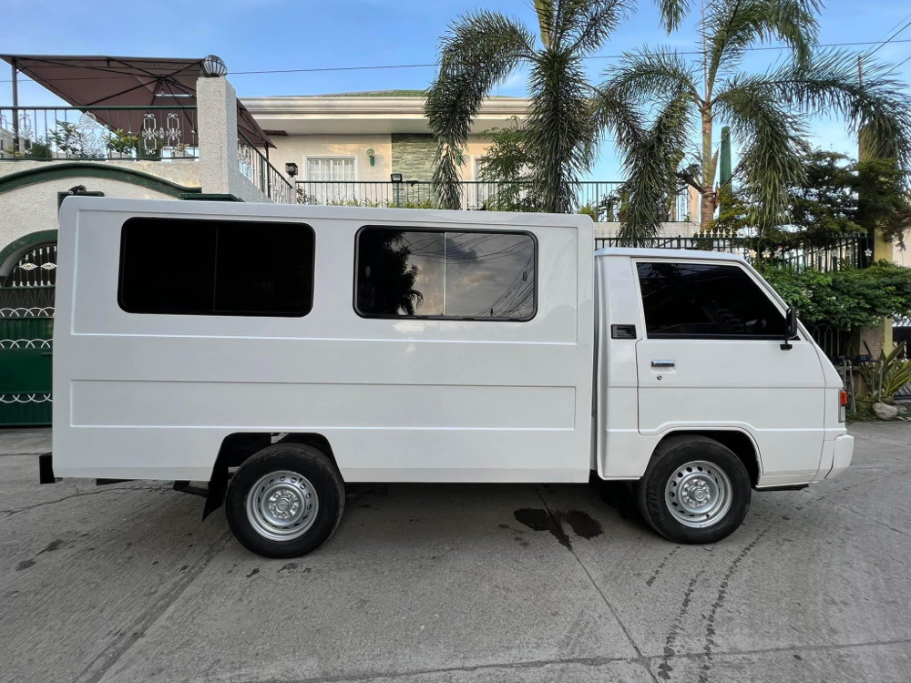 2017 Mitsubishi L300 2017 Mitsubishi L300
