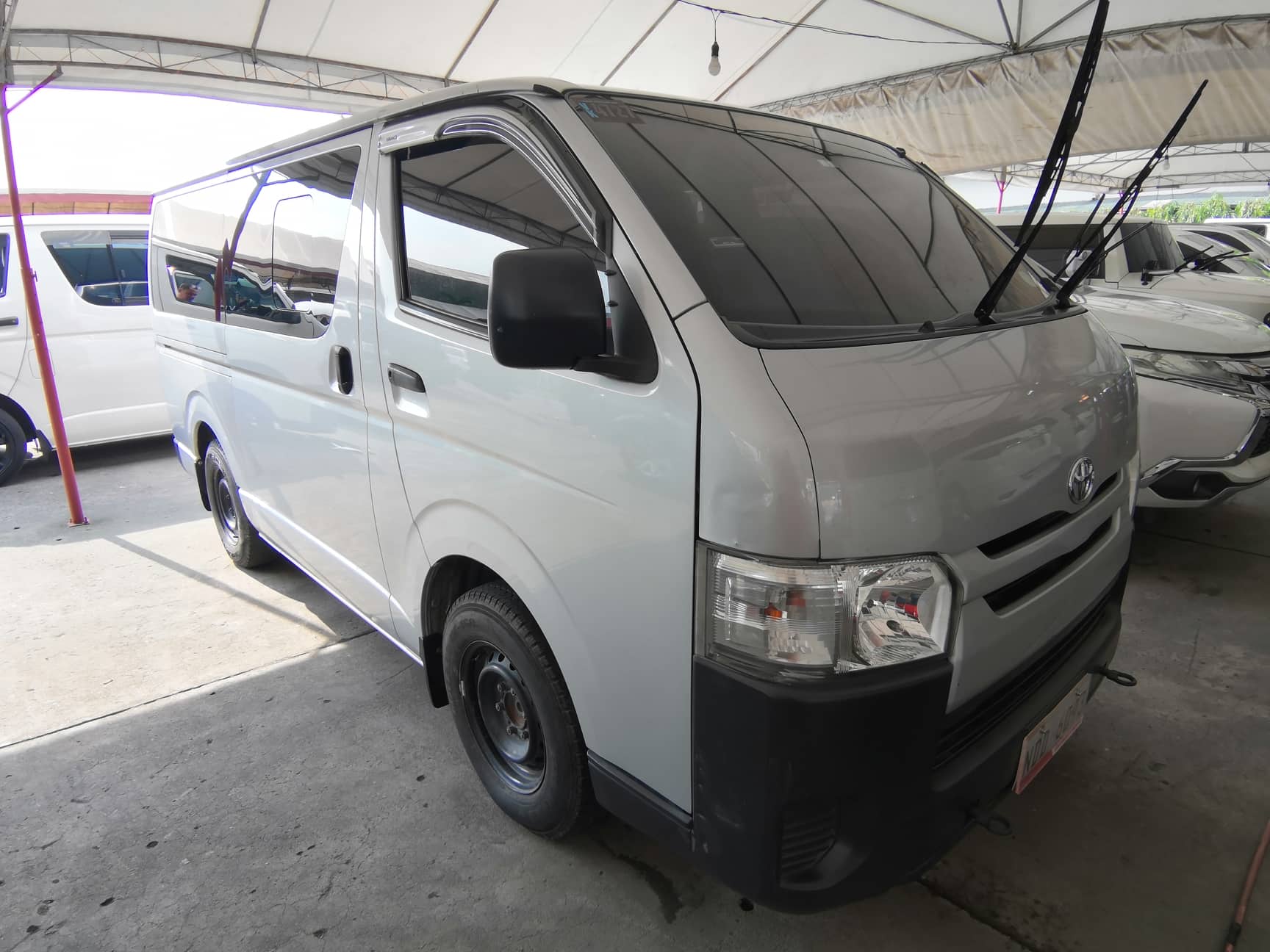 Second hand 2017 Toyota Hiace Commuter 3.0 M/T