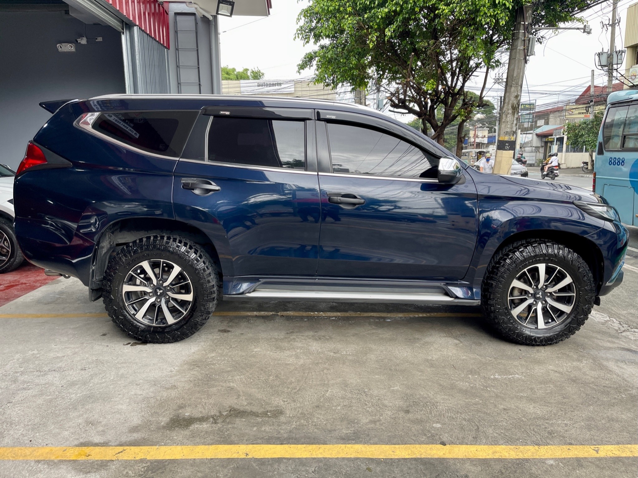 2017 Mitsubishi Montero Sport 2017 Mitsubishi Montero Sport