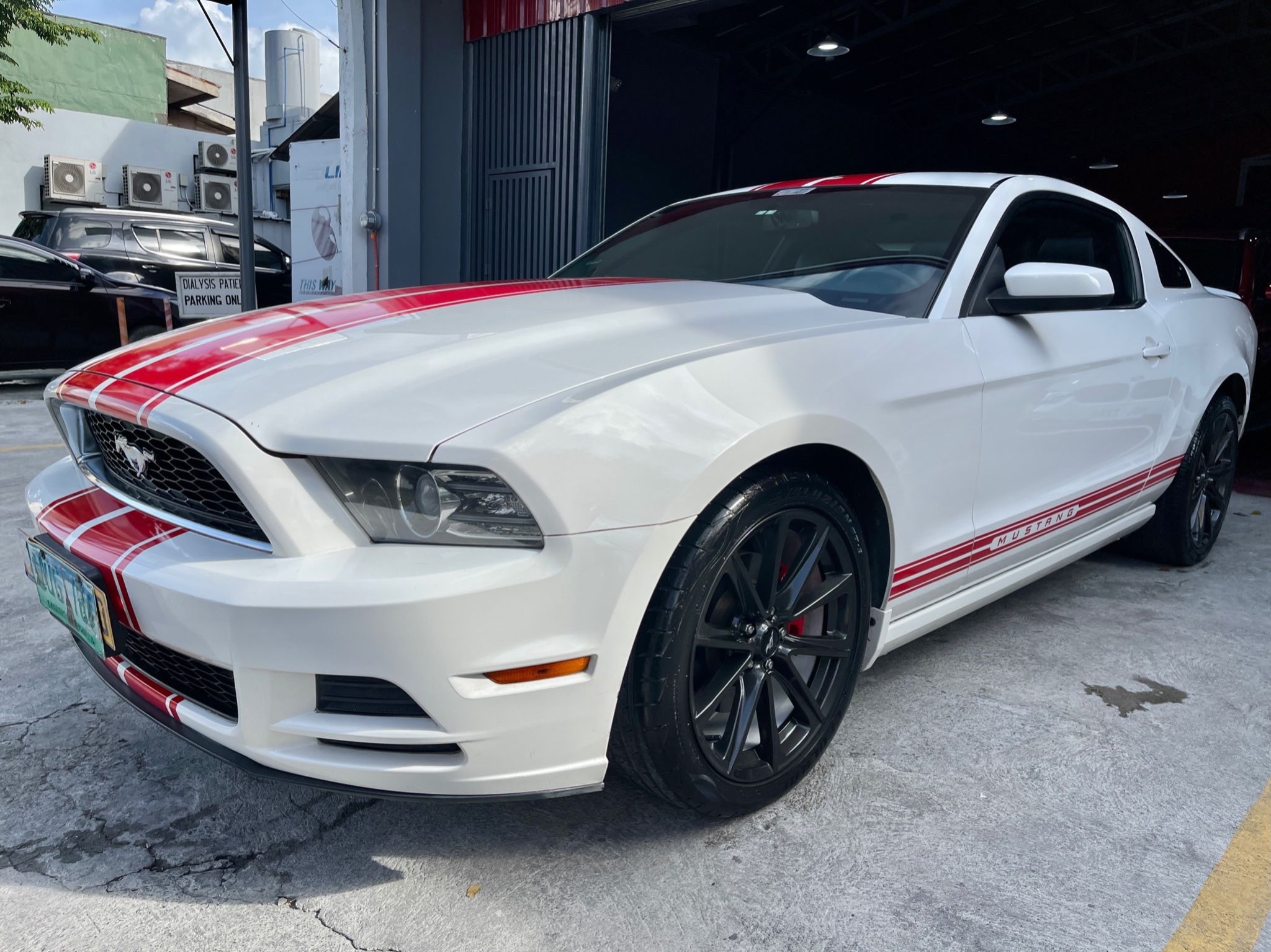 Second hand 2013 Ford Mustang 3.7L AT