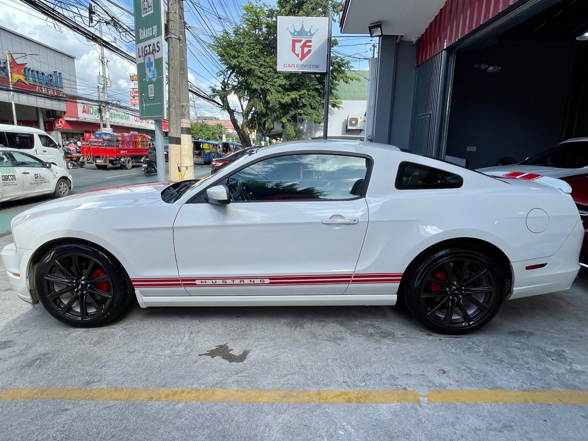 2nd Hand 2013 Ford Mustang 3.7L AT