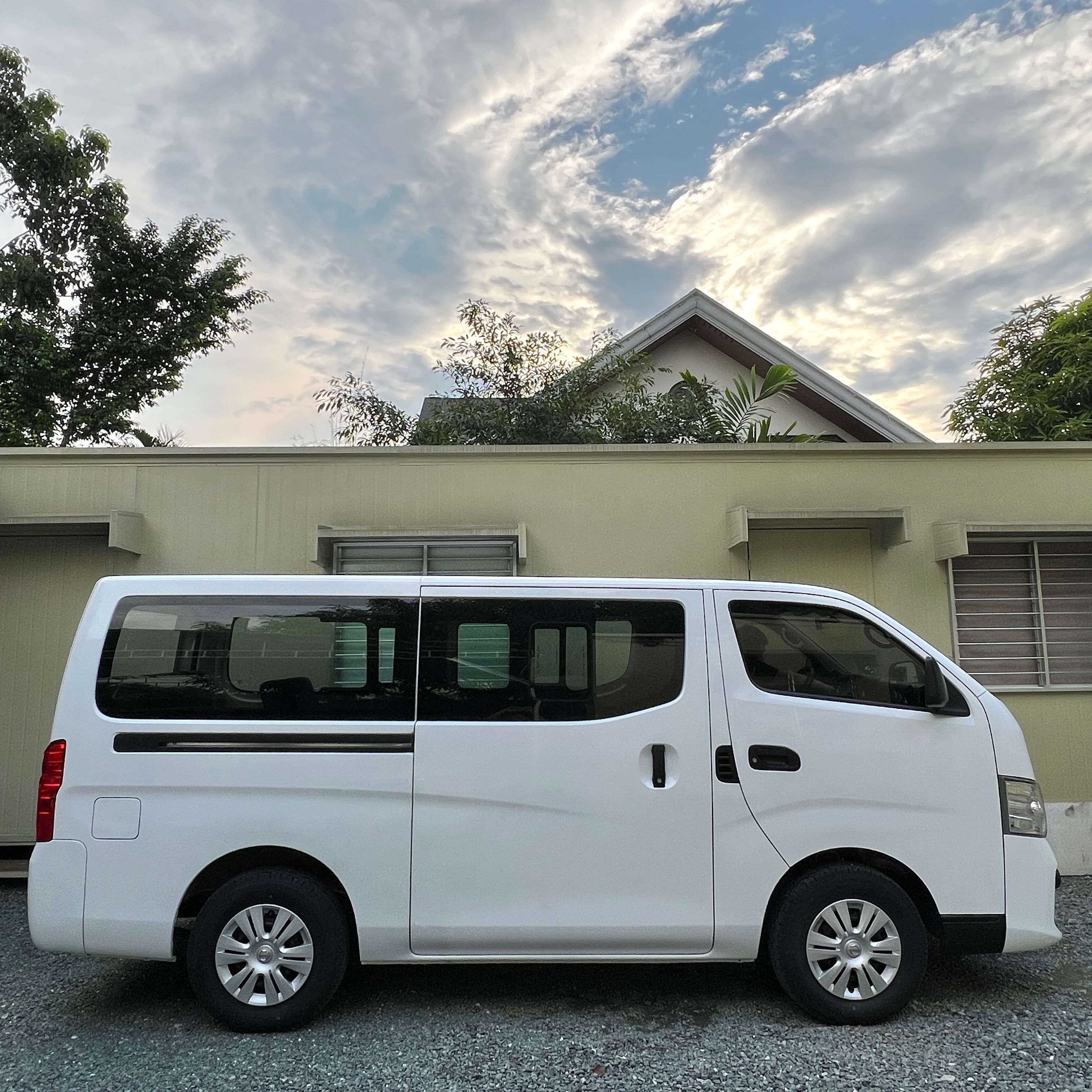 Old 2019 Nissan NV350 Urvan Standard 15-Seater