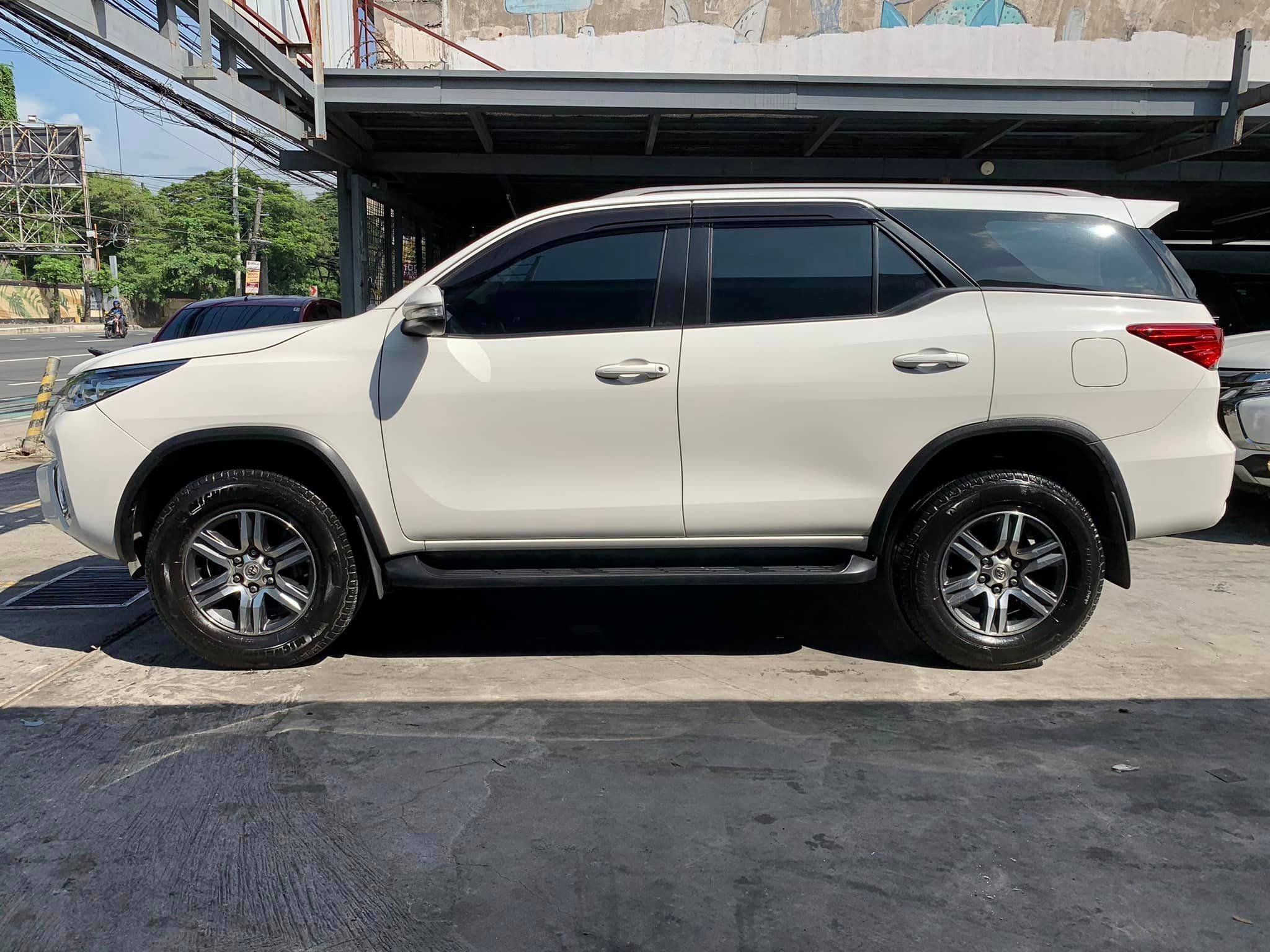 2nd Hand 2017 Toyota Fortuner Gas AT 4x2 2.7 G