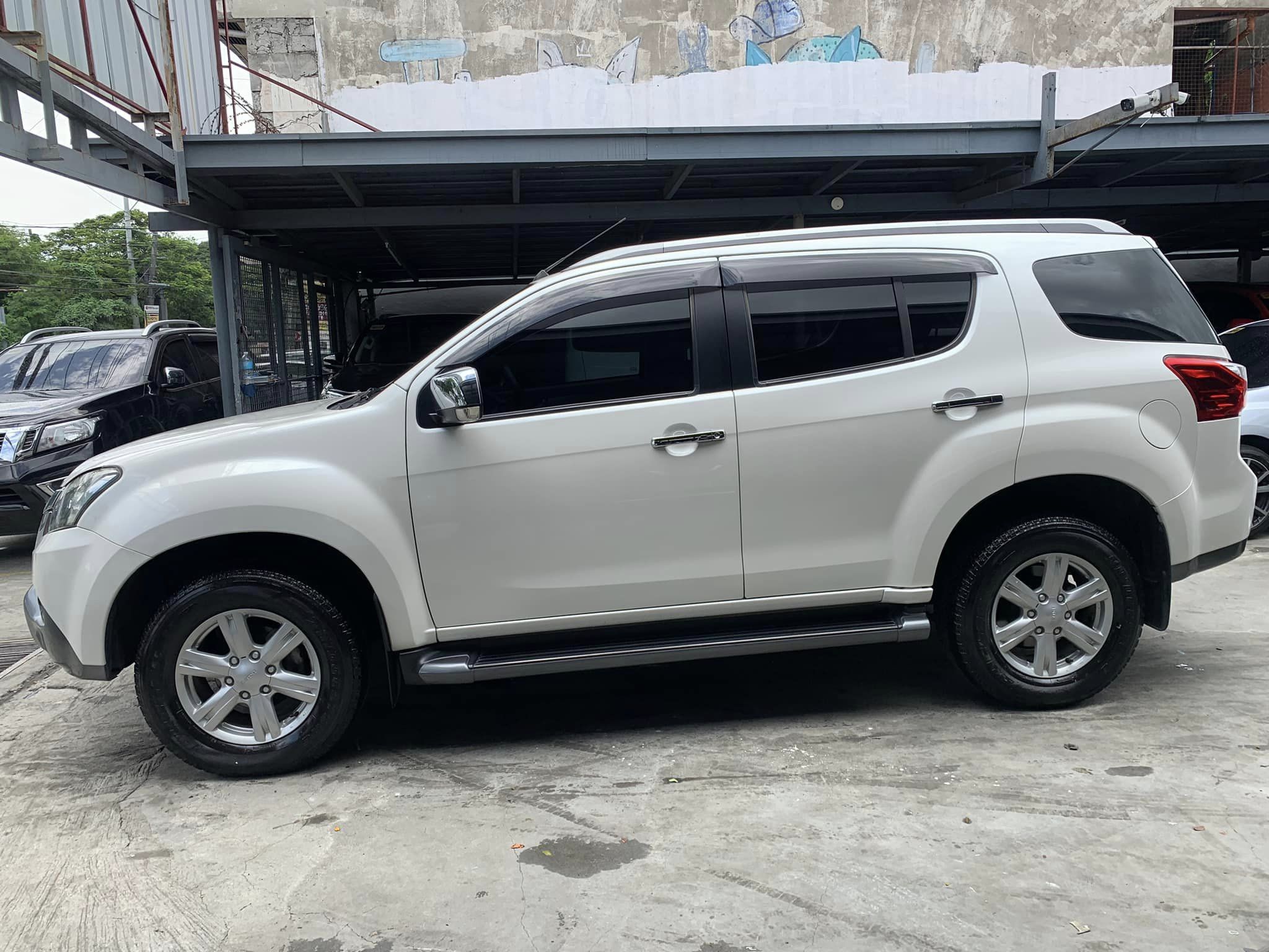 2015 Isuzu mu-X 2015 Isuzu mu-X