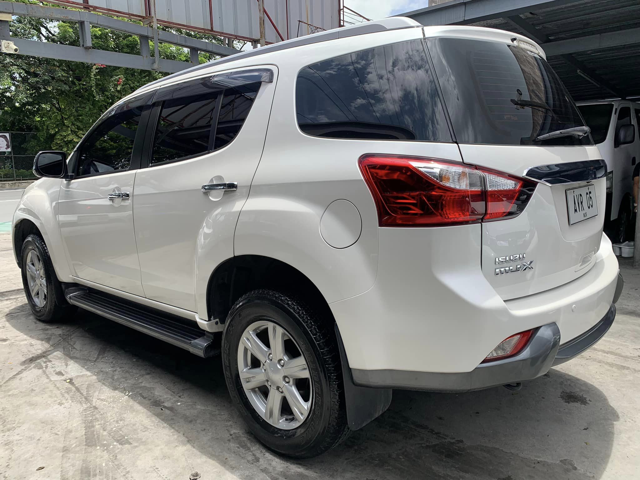 2015 Isuzu mu-X 2015 Isuzu mu-X