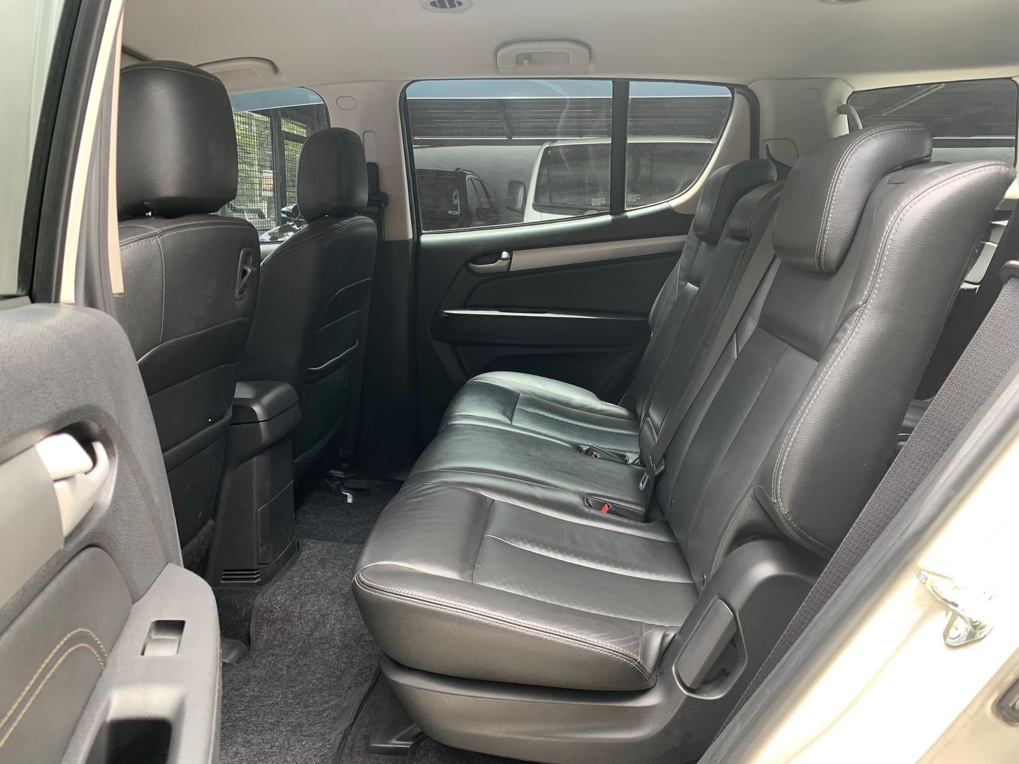2015 Isuzu mu-X 2015 Isuzu mu-X