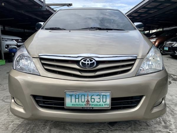 Second Hand 2011 Toyota Innova Second Hand 2011 Toyota Innova