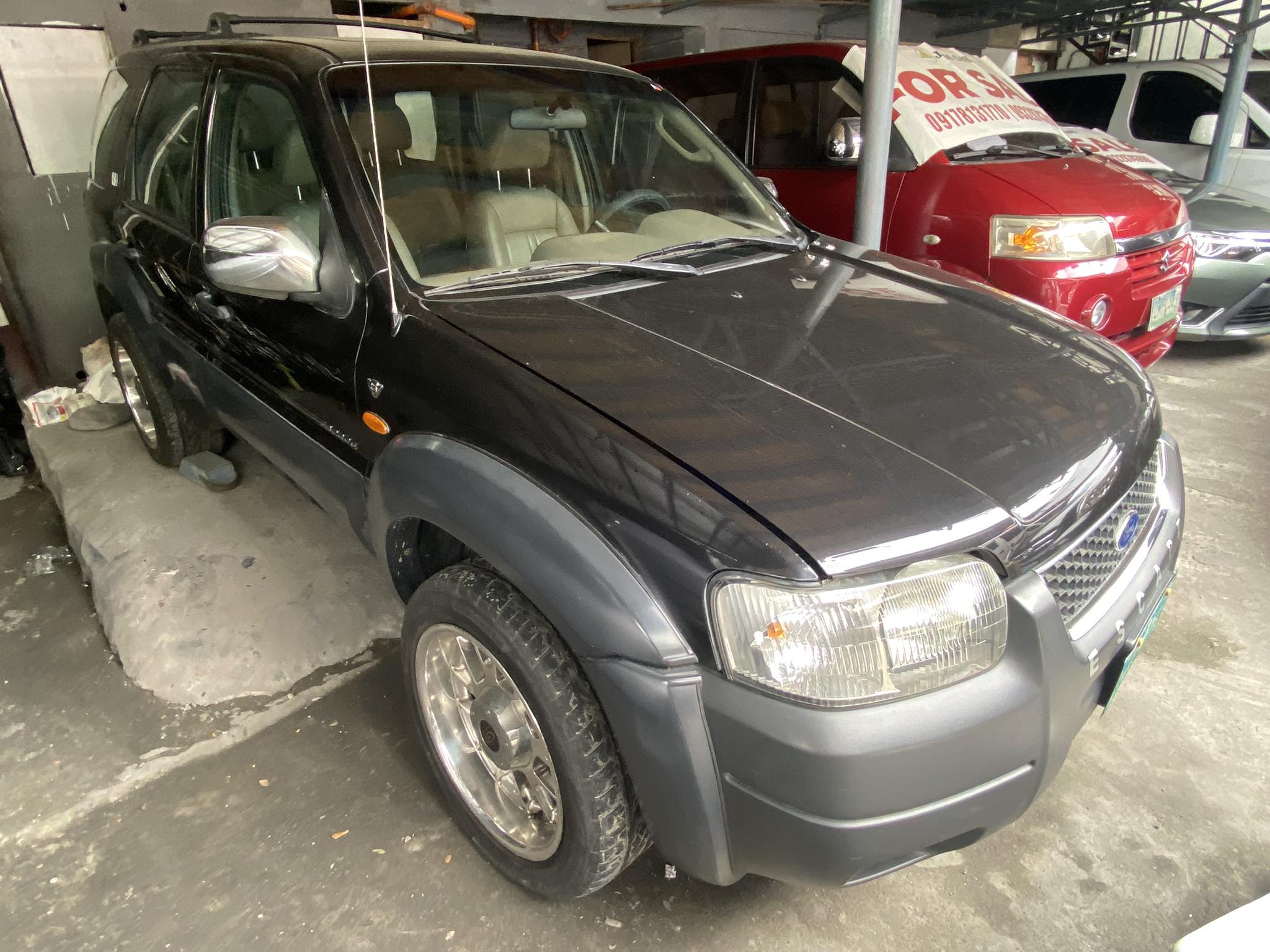 Second hand 2004 Ford Escape 3.0L XLT AT