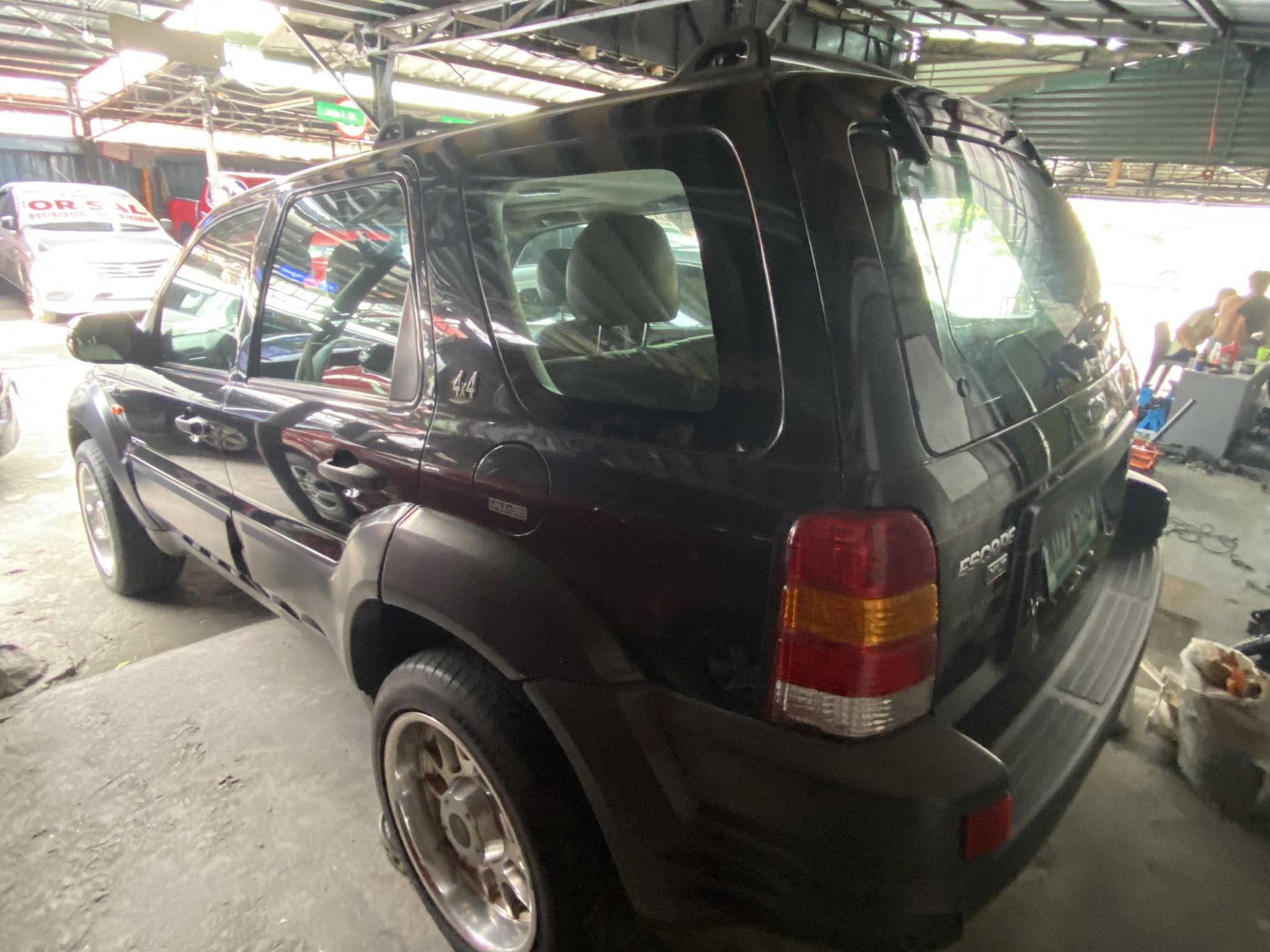 Old 2004 Ford Escape 3.0L XLT AT