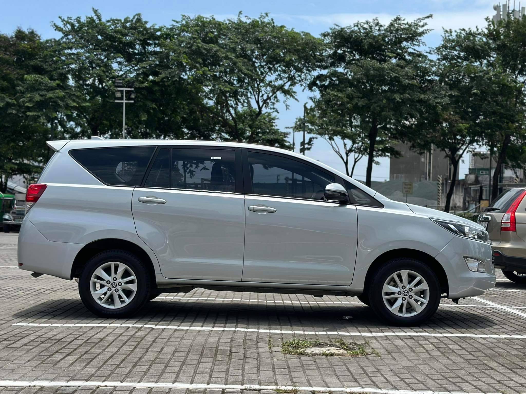 Old 2020 Toyota Innova 2.8 E Diesel MT