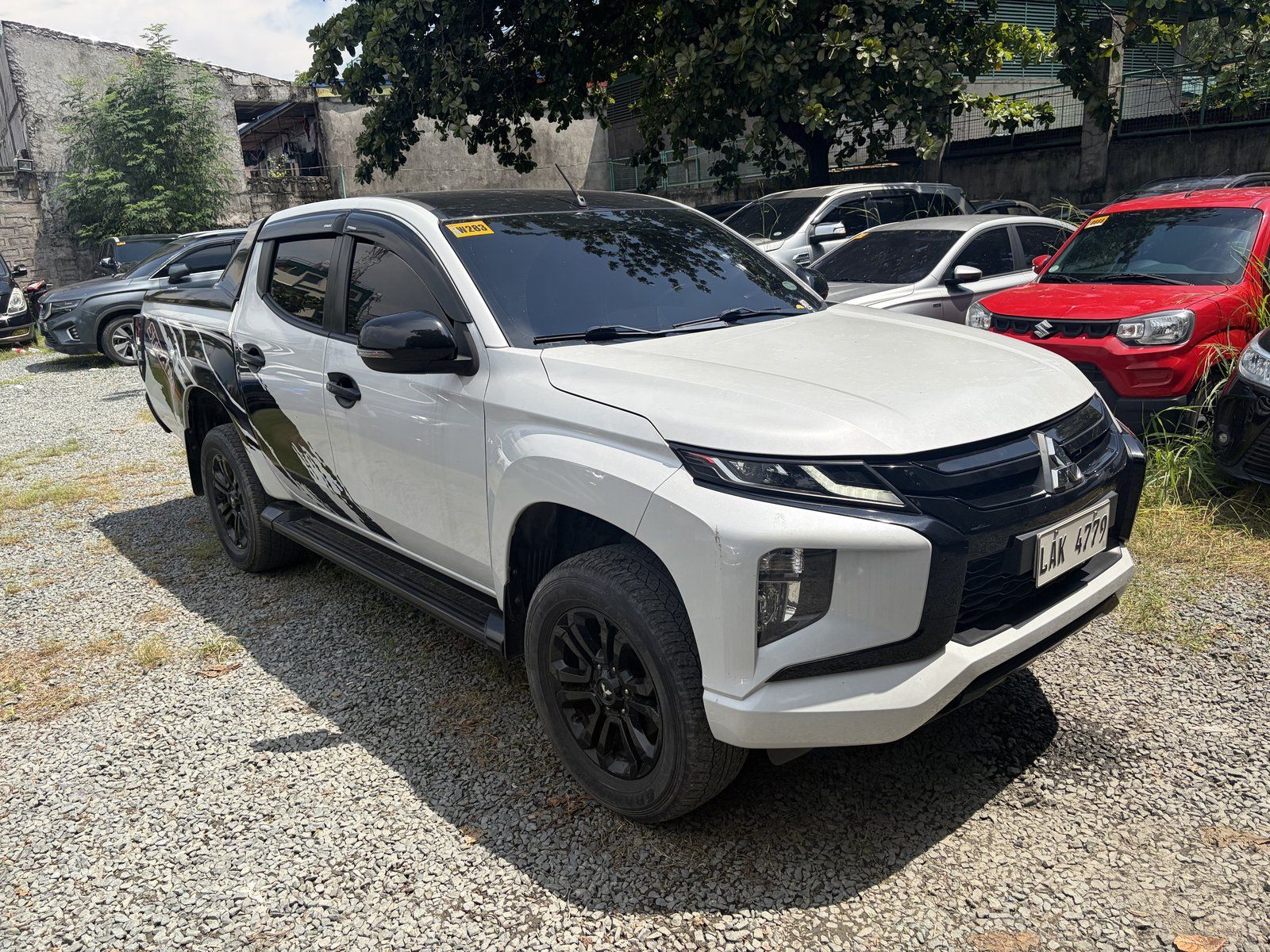 2023 Mitsubishi Strada