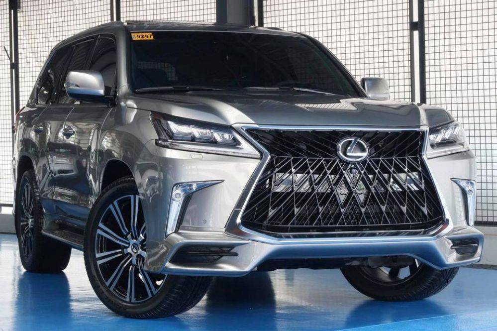 Used 2017 Lexus LX 570 5.7 AT