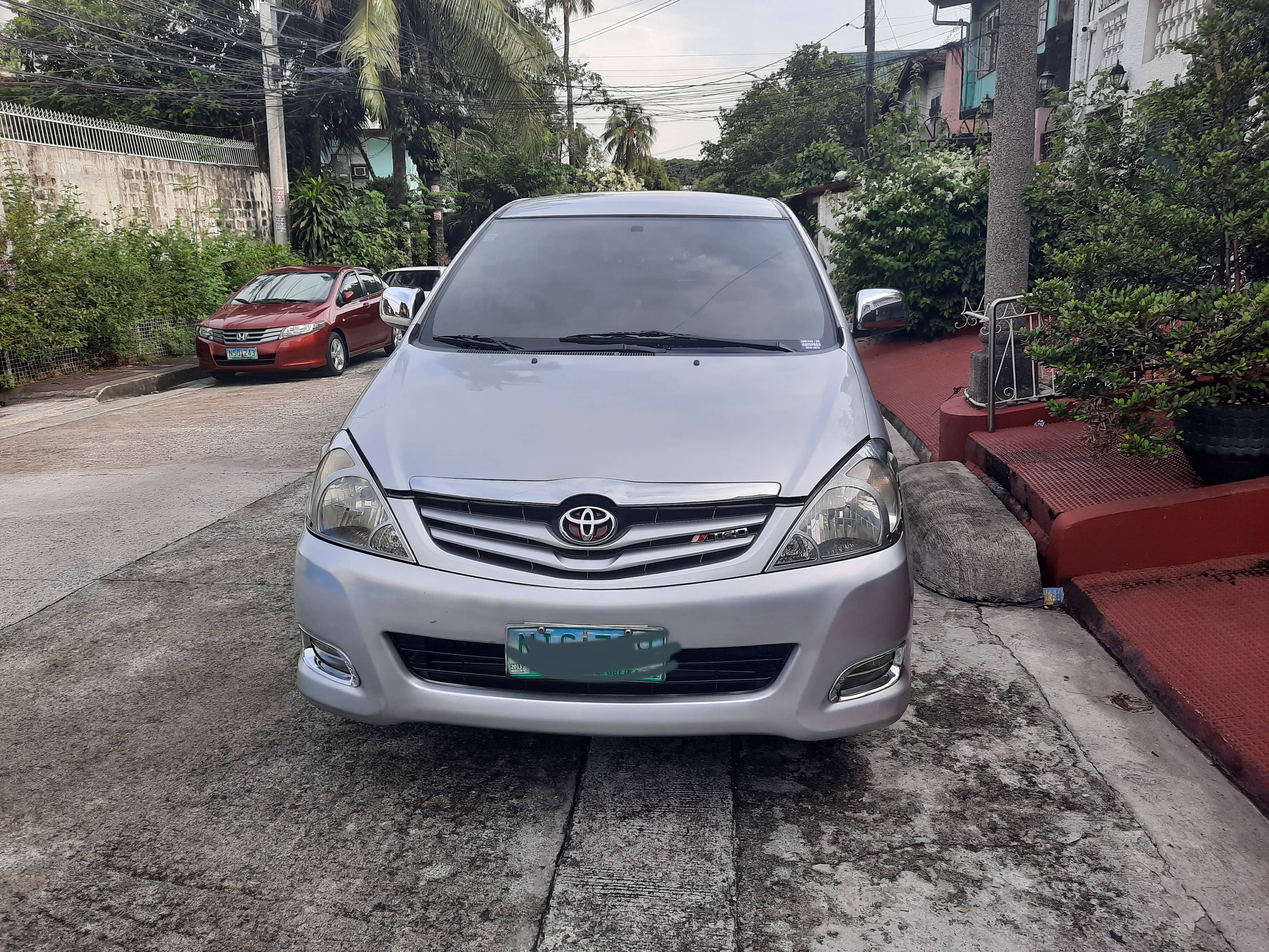 2010 Toyota Innova 2010 Toyota Innova