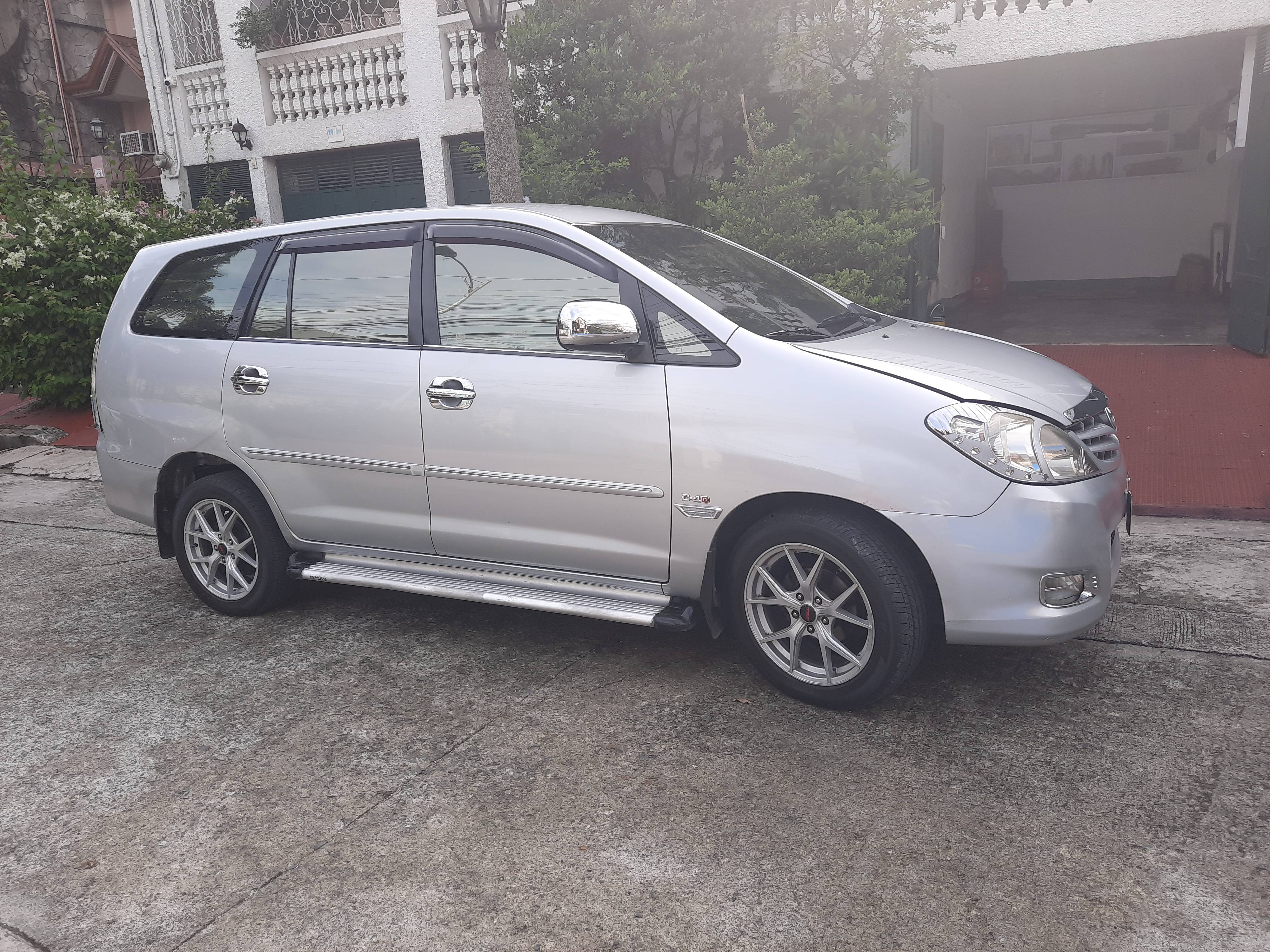 2010 Toyota Innova 2010 Toyota Innova